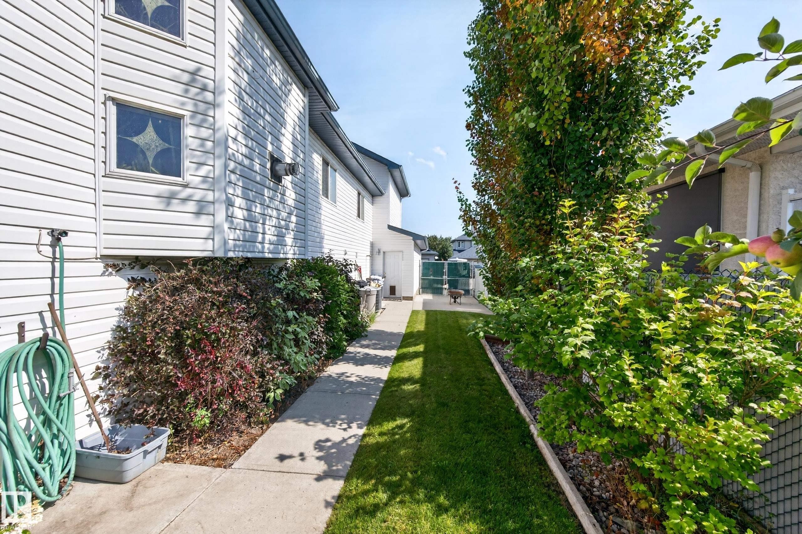 29 Second Avenue, Ardrossan, AB - Outdoor