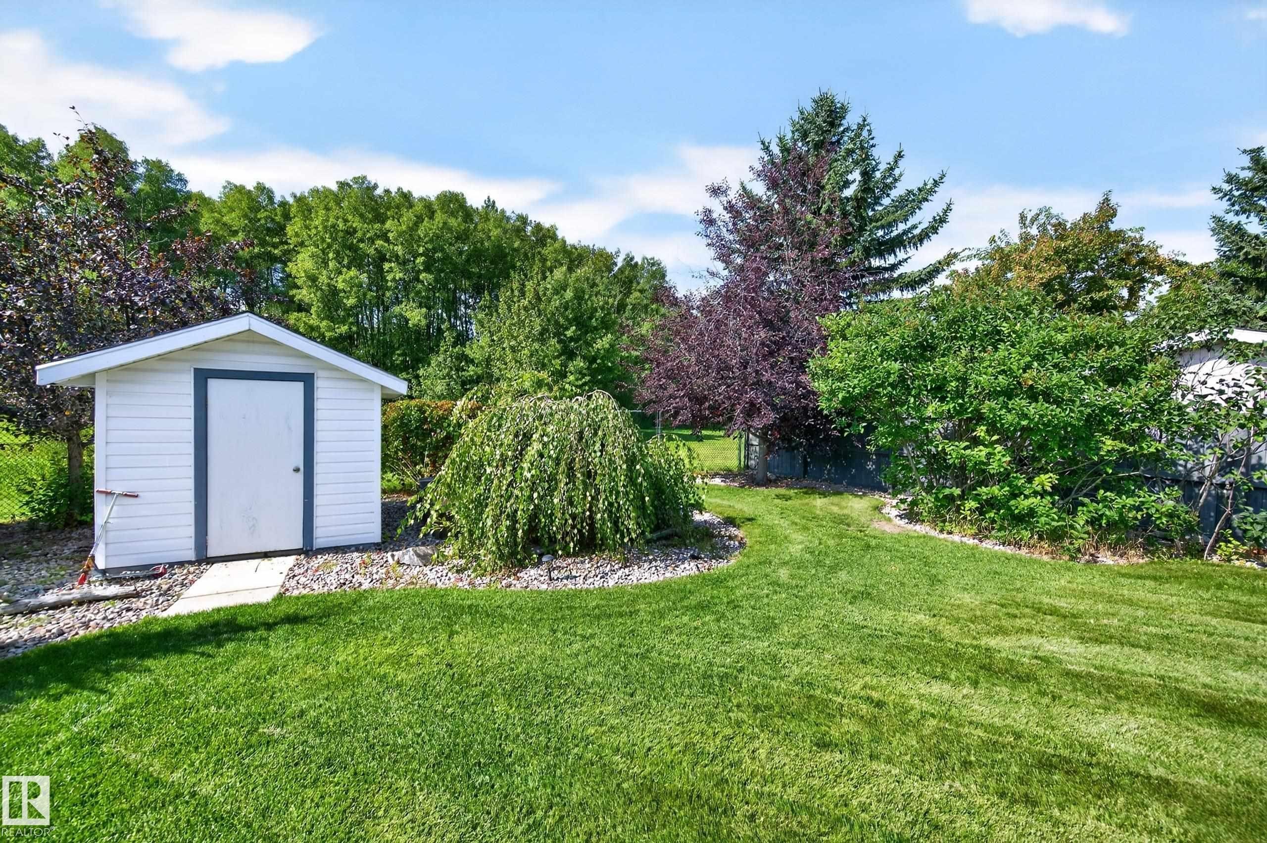 29 Second Avenue, Ardrossan, AB - Outdoor