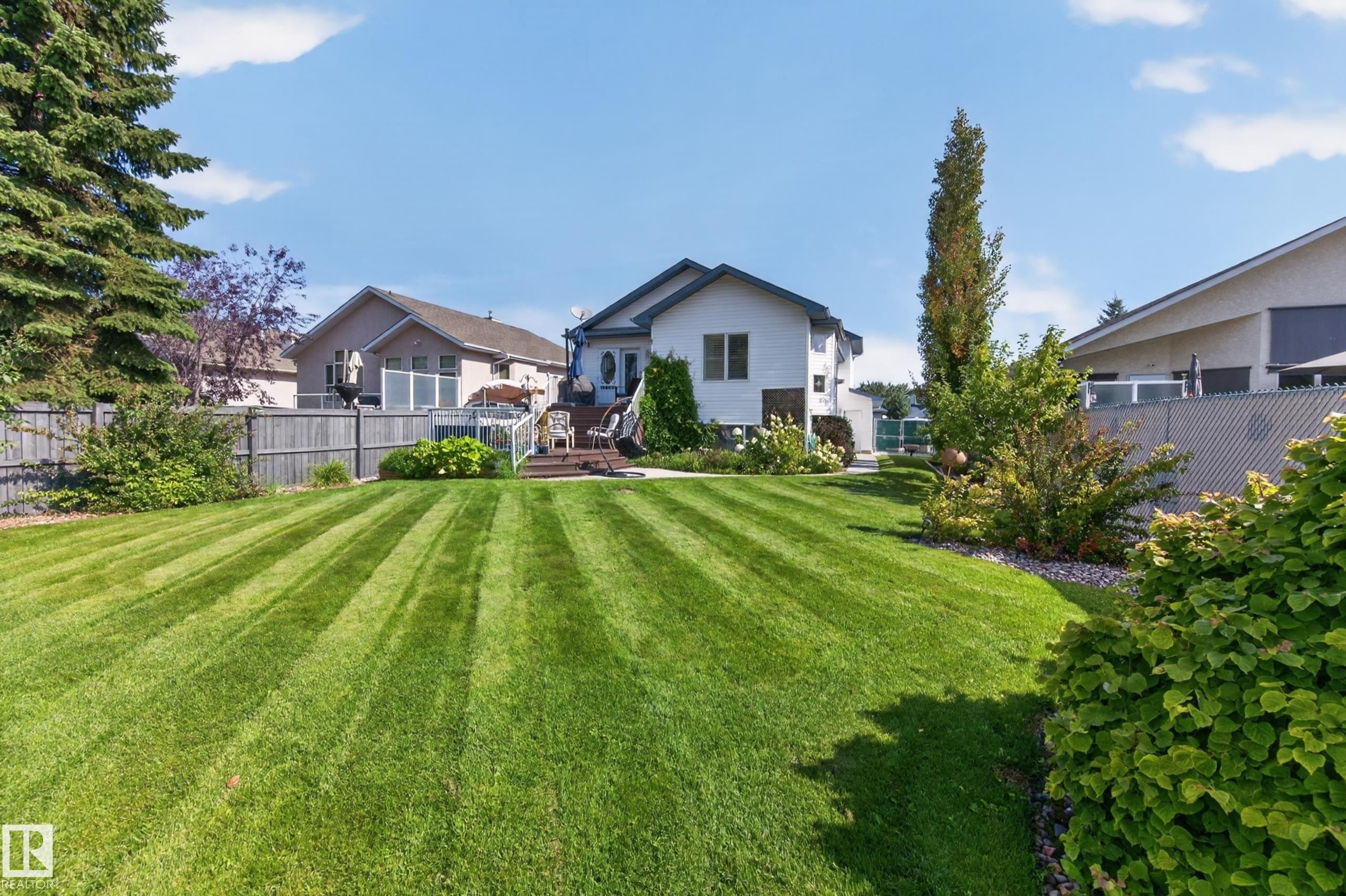 29 Second Avenue, Ardrossan, AB - Outdoor