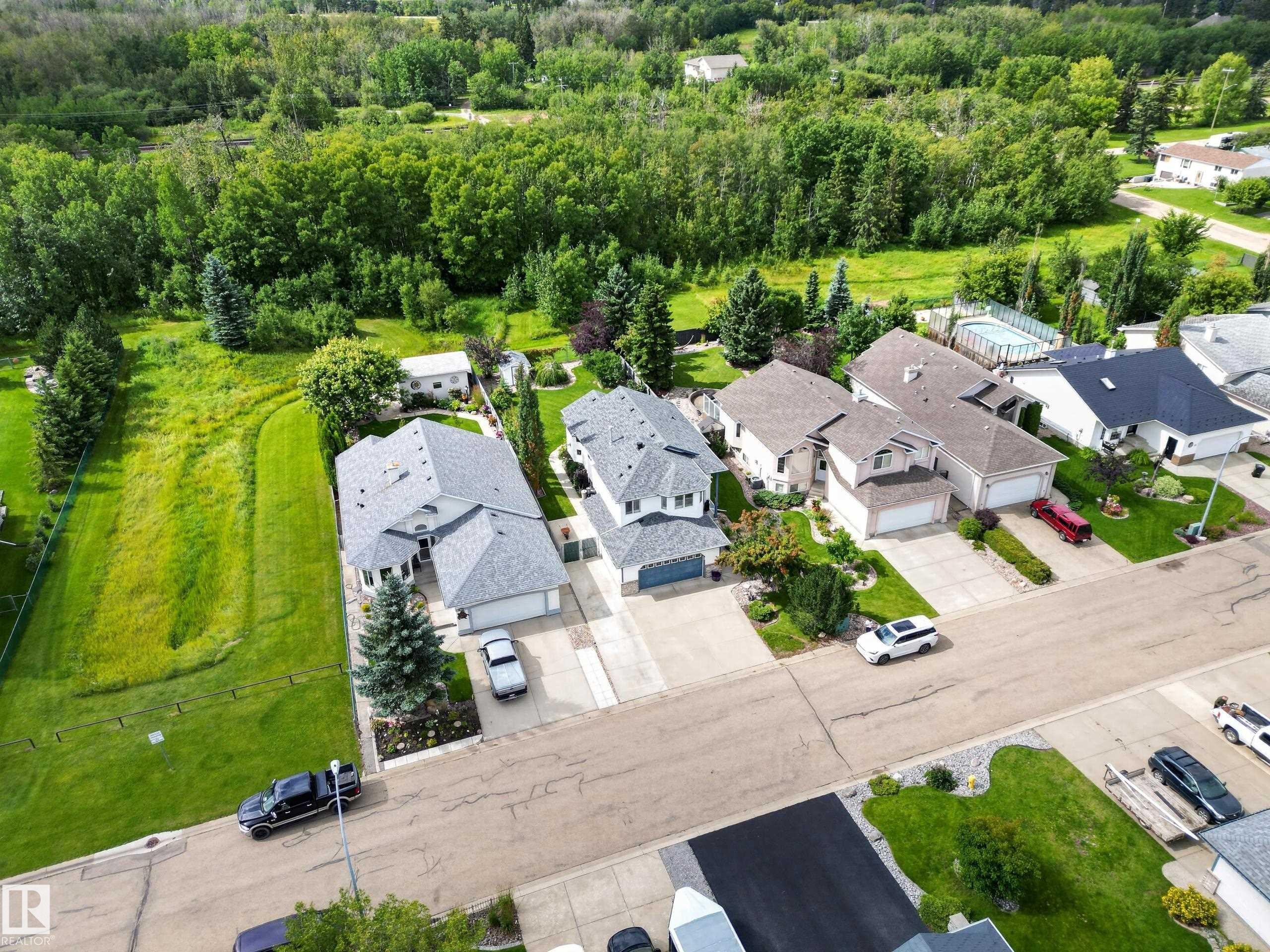 29 Second Avenue, Ardrossan, AB - Outdoor