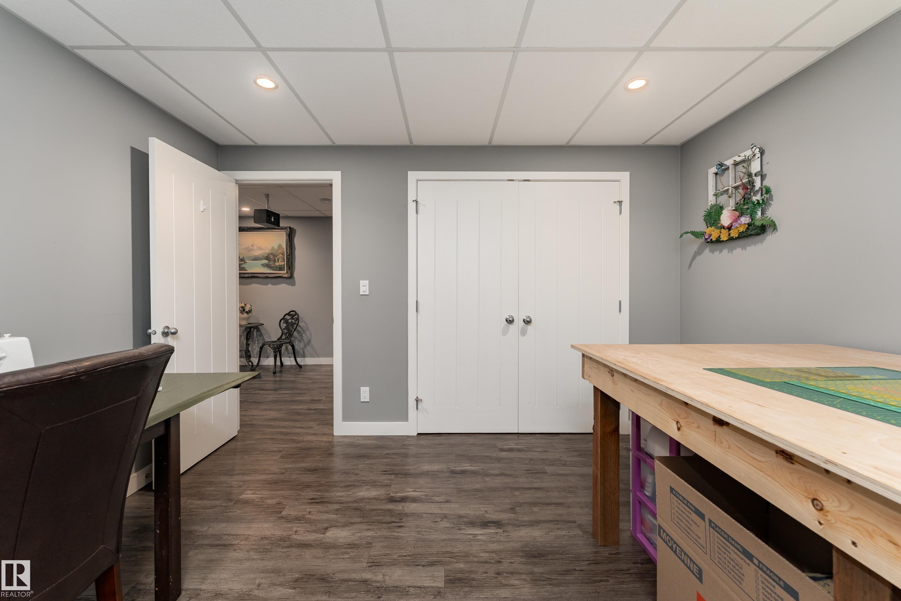 2055 Redtail Common Nw, Edmonton, AB - Indoor Photo Showing Other Room