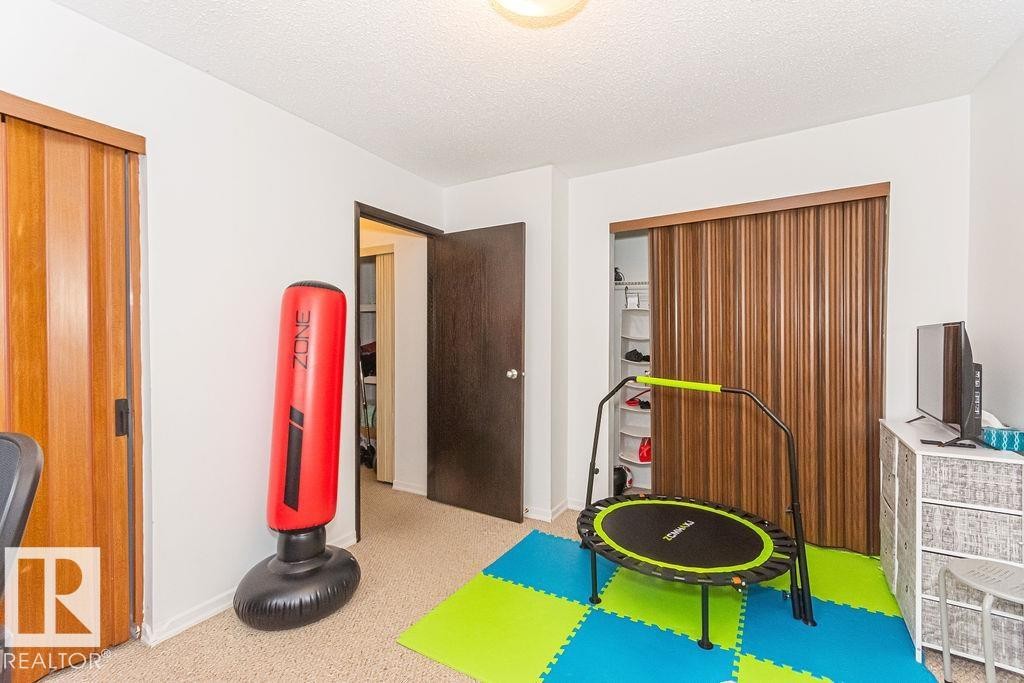61 Lancaster Terrace Nw, Edmonton, AB - Indoor