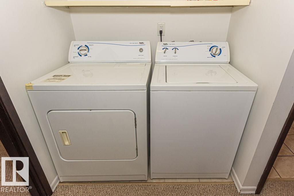 61 Lancaster Terrace Nw, Edmonton, AB - Indoor Photo Showing Laundry Room