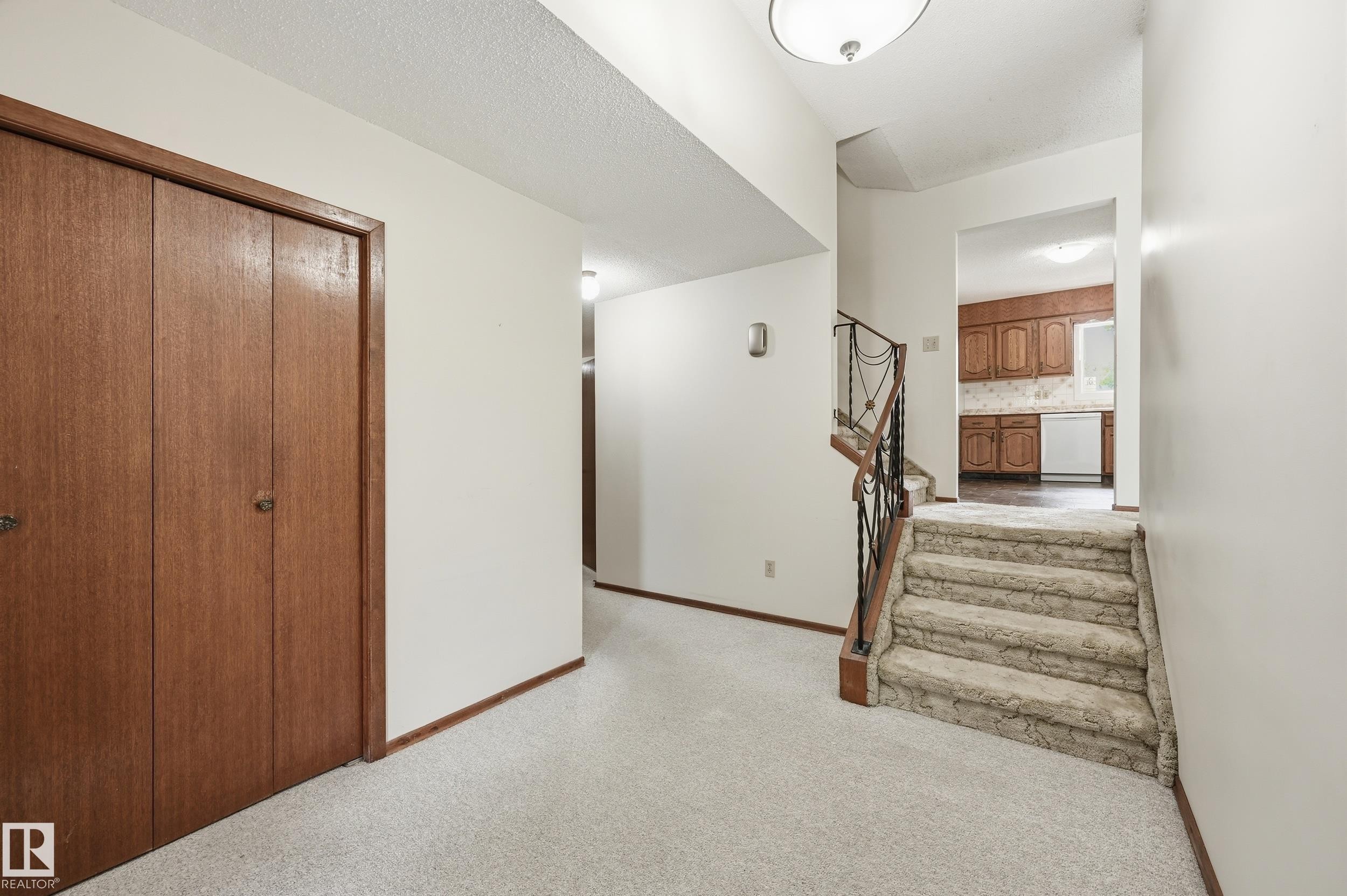 8119 24 Avenue Nw, Edmonton, AB