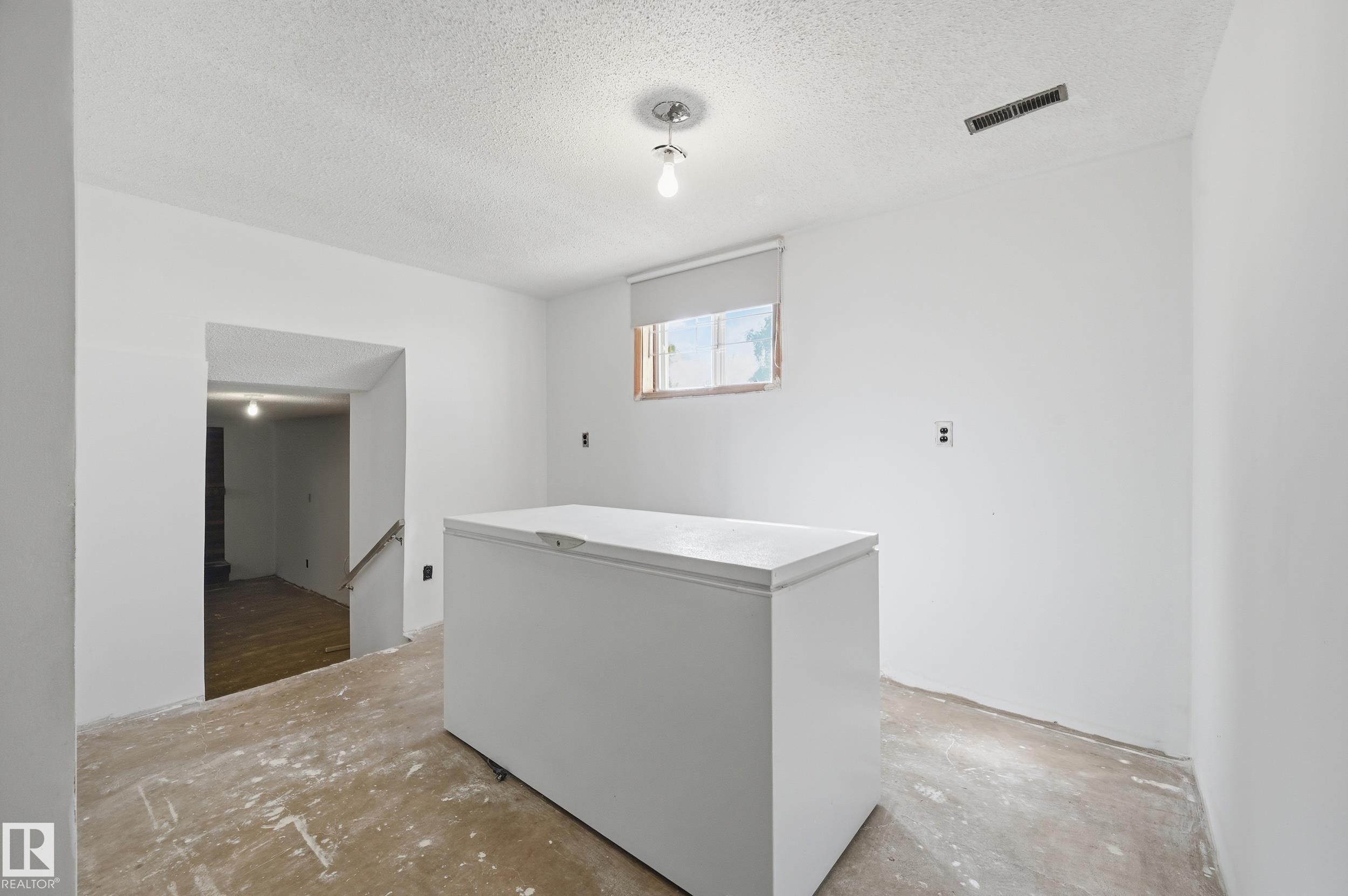 8119 24 Avenue Nw, Edmonton, AB