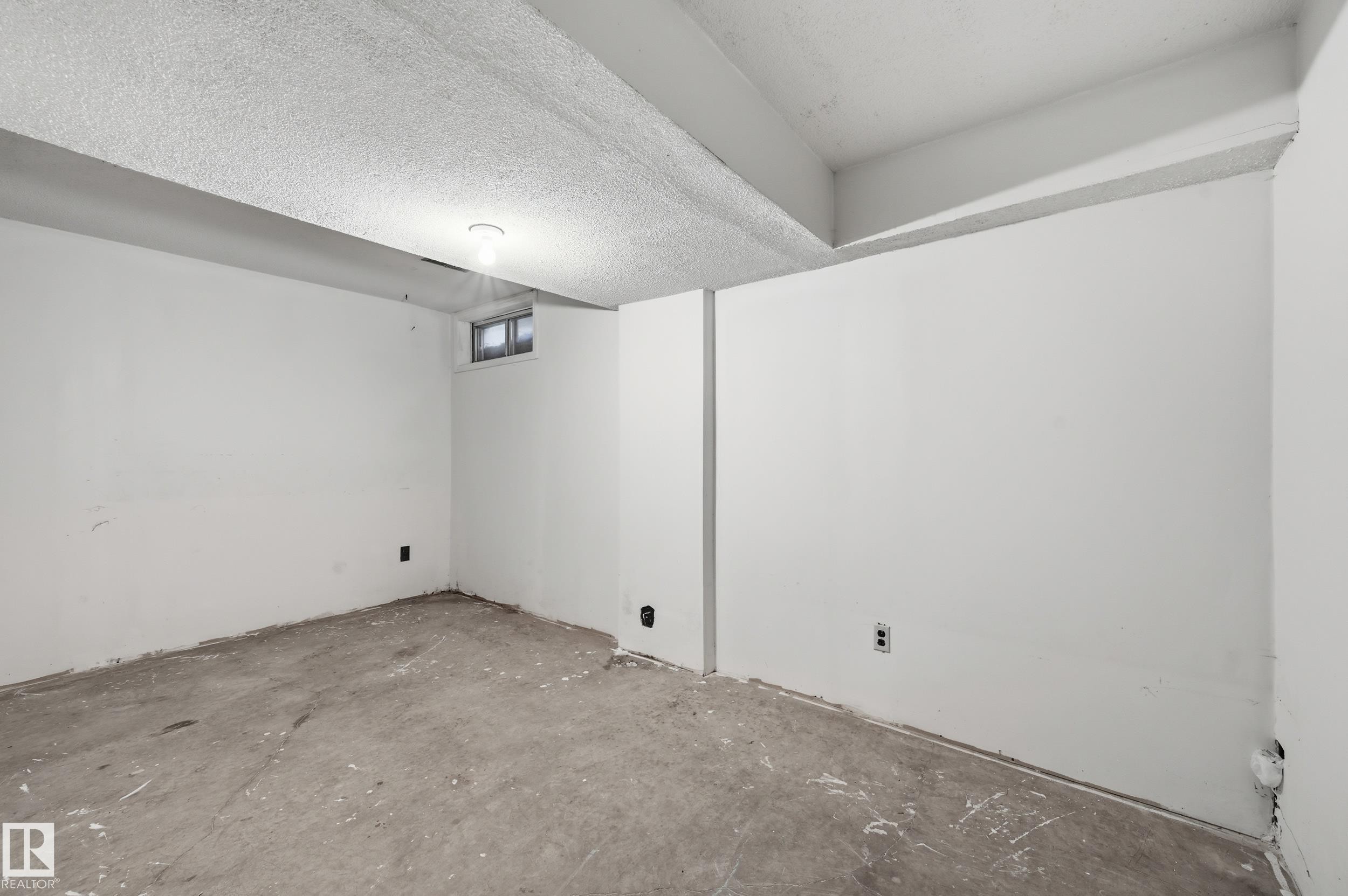 8119 24 Avenue Nw, Edmonton, AB