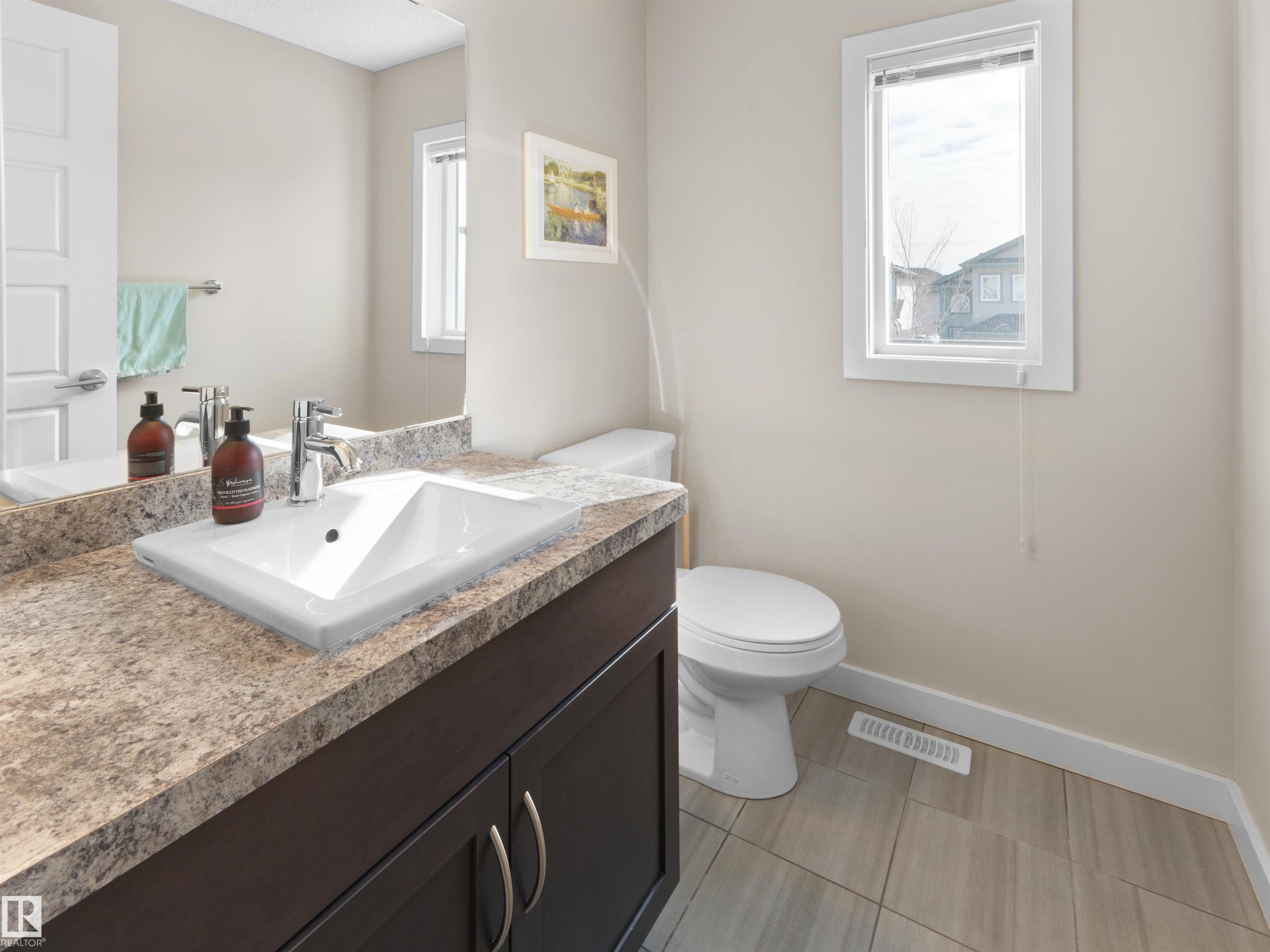 1626 33A Street Nw, Edmonton, AB - Indoor Photo Showing Bathroom