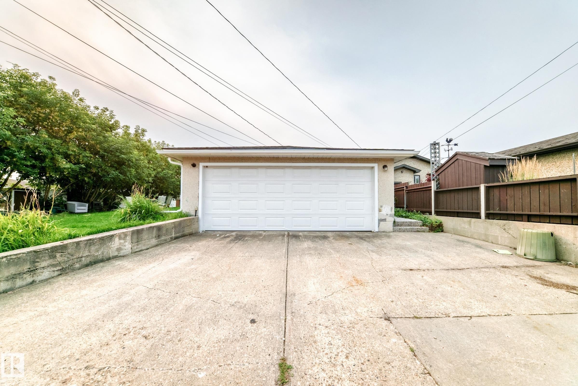 7312 Delwood Road Nw, Edmonton, AB - Outdoor With Exterior