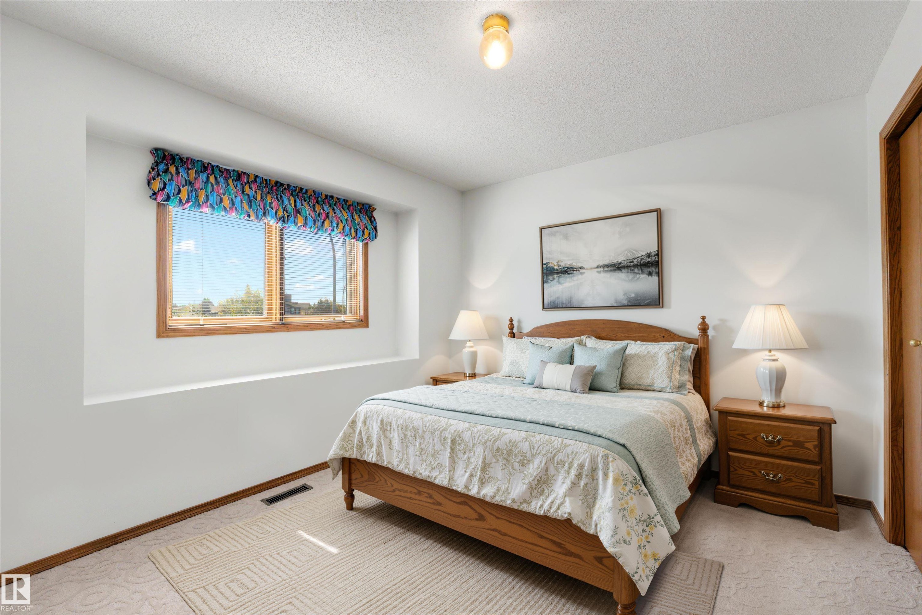 15304 74 Street Nw, Edmonton, AB - Indoor Photo Showing Bedroom