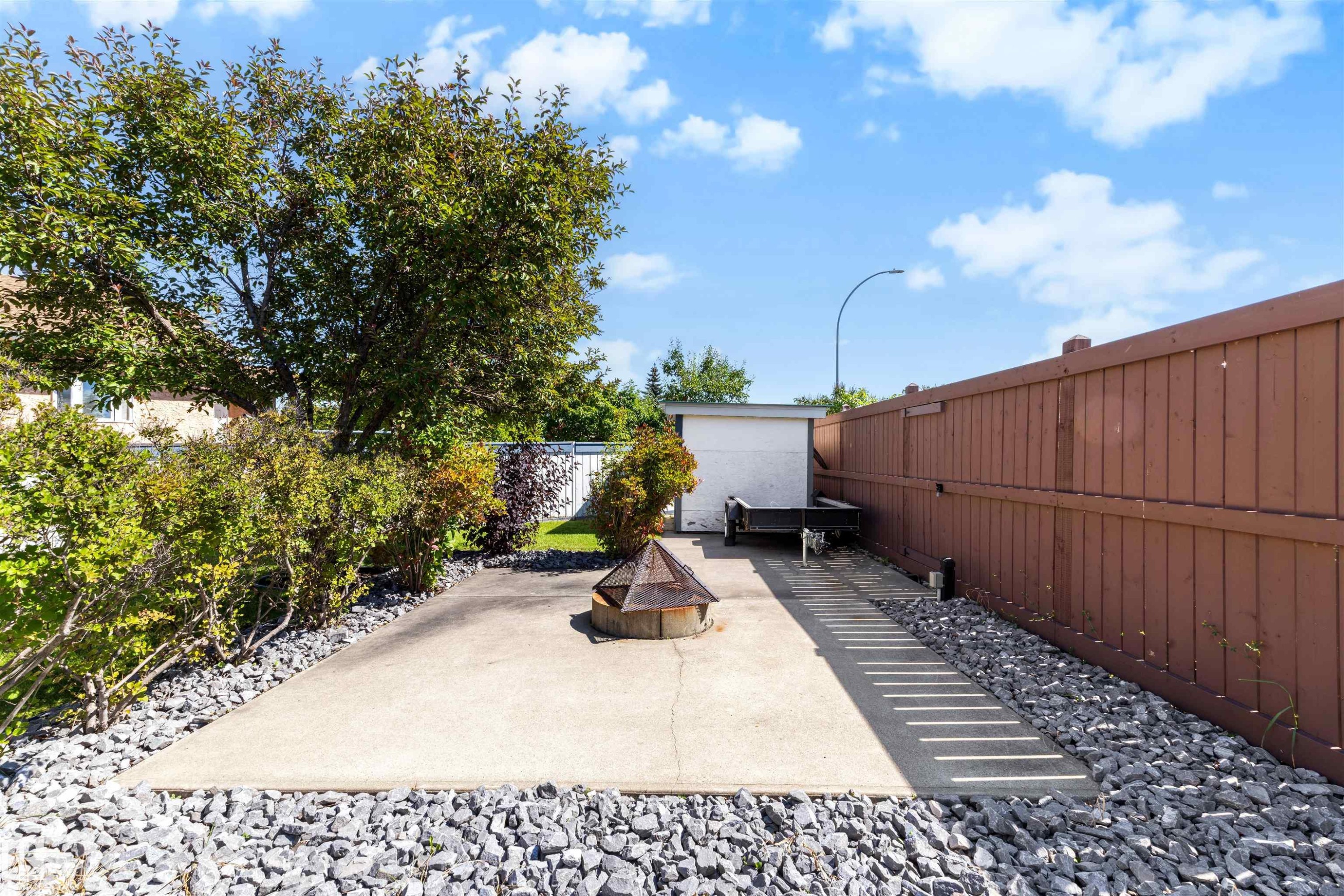15304 74 Street Nw, Edmonton, AB - Outdoor