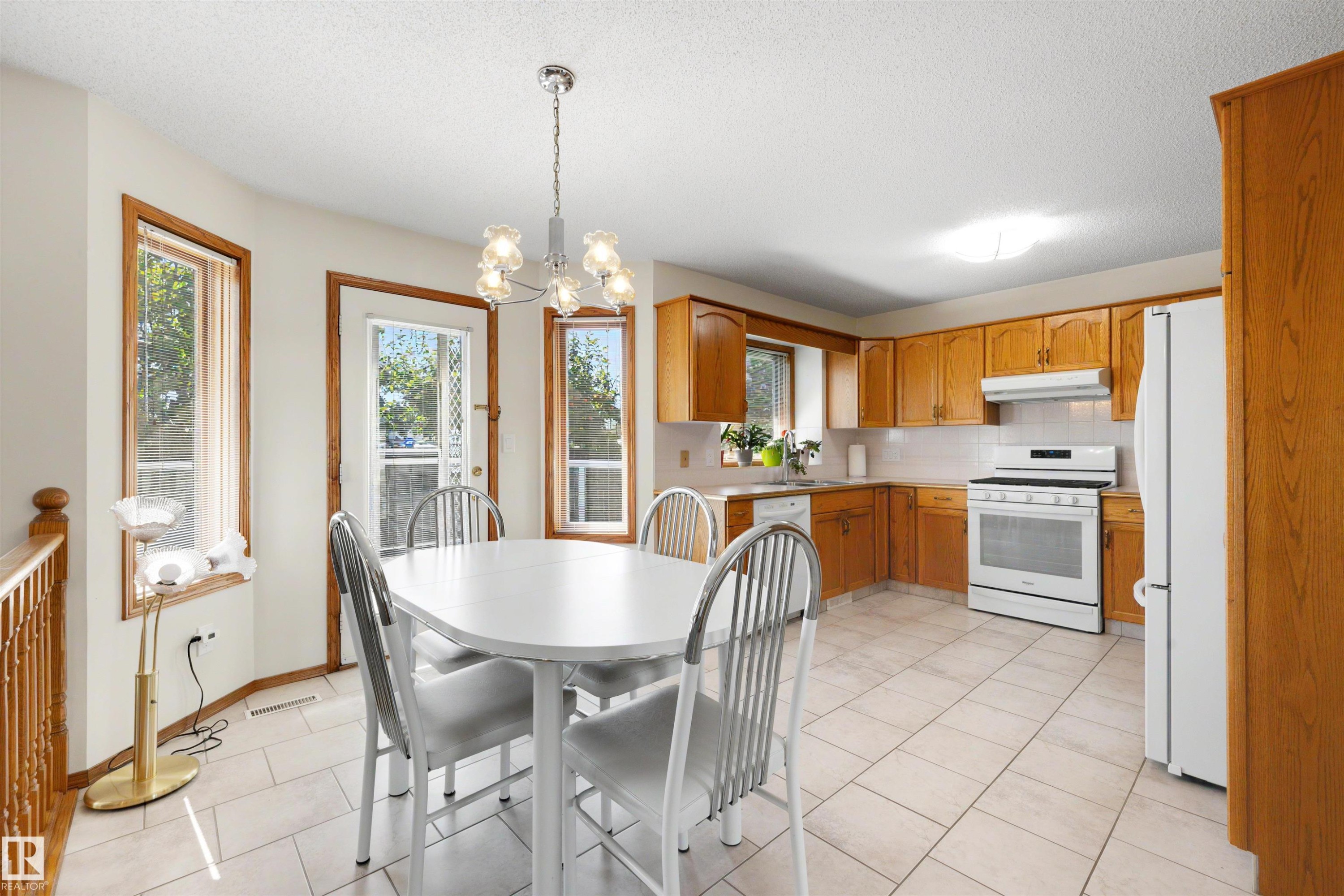 15304 74 Street Nw, Edmonton, AB - Indoor Photo Showing Dining Room