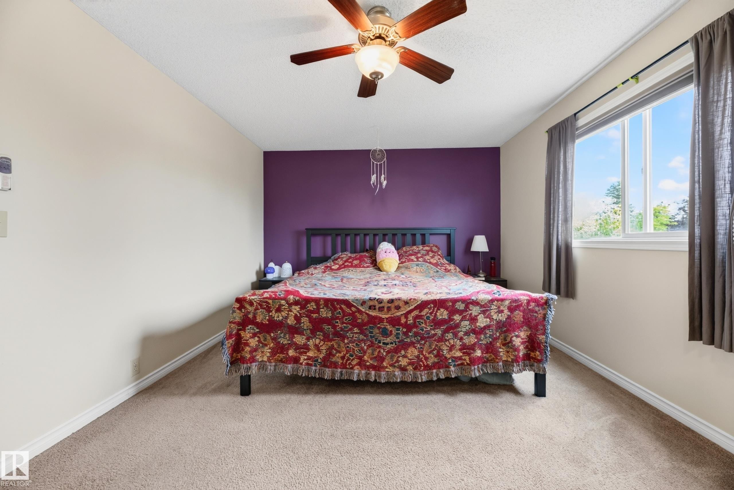 423 Kirkpatrick Crescent Nw, Edmonton, AB - Indoor Photo Showing Bedroom