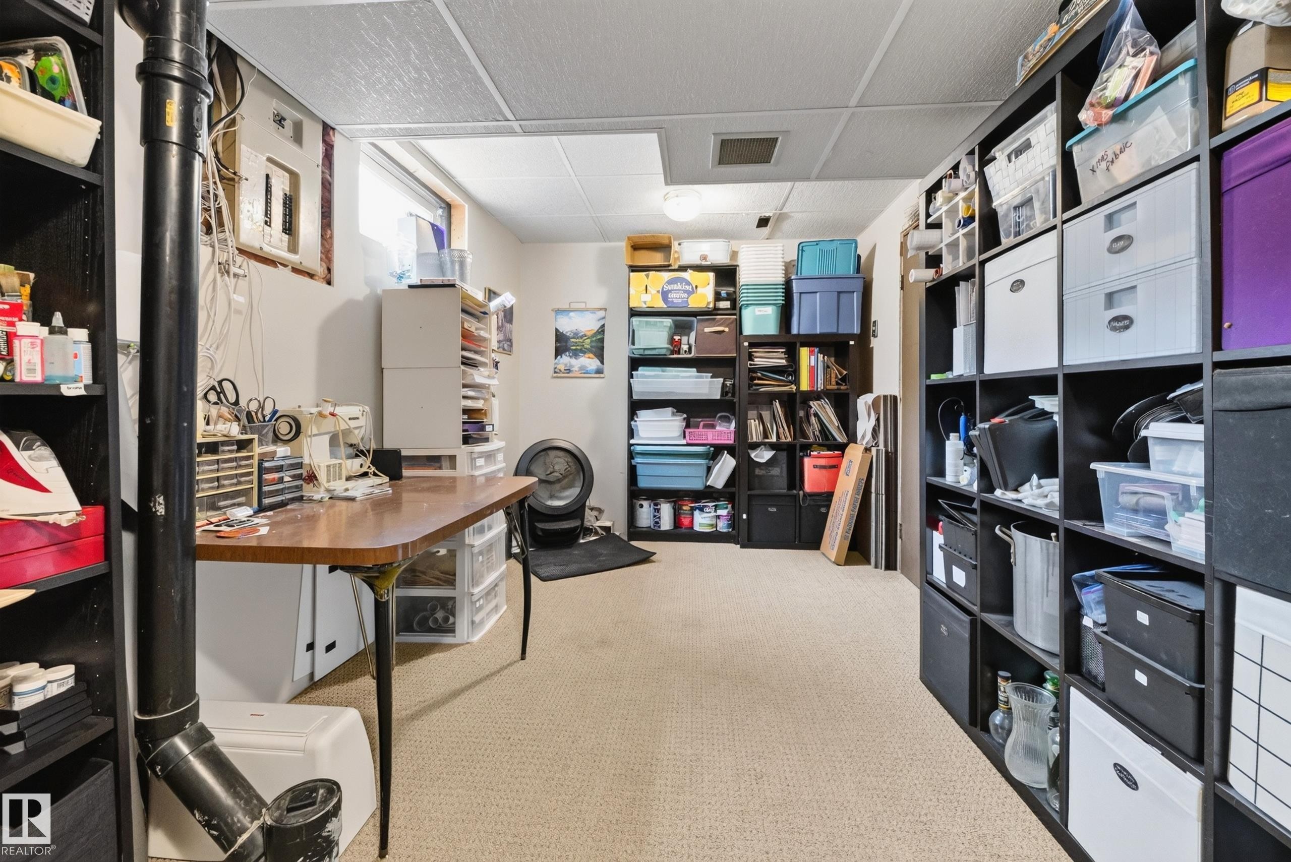 423 Kirkpatrick Crescent Nw, Edmonton, AB - Indoor