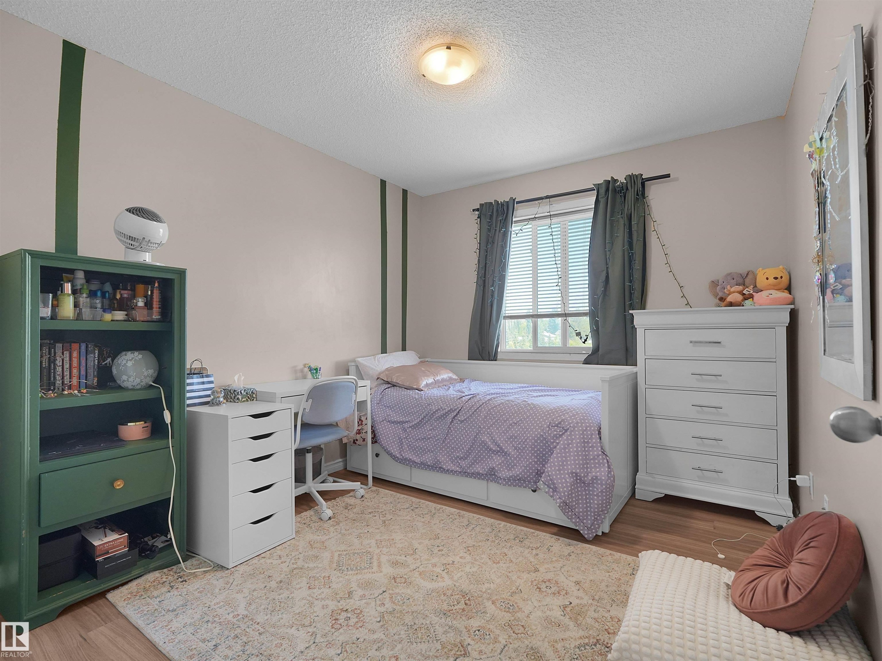 #90 5001 62 St, Beaumont, AB - Indoor Photo Showing Bedroom