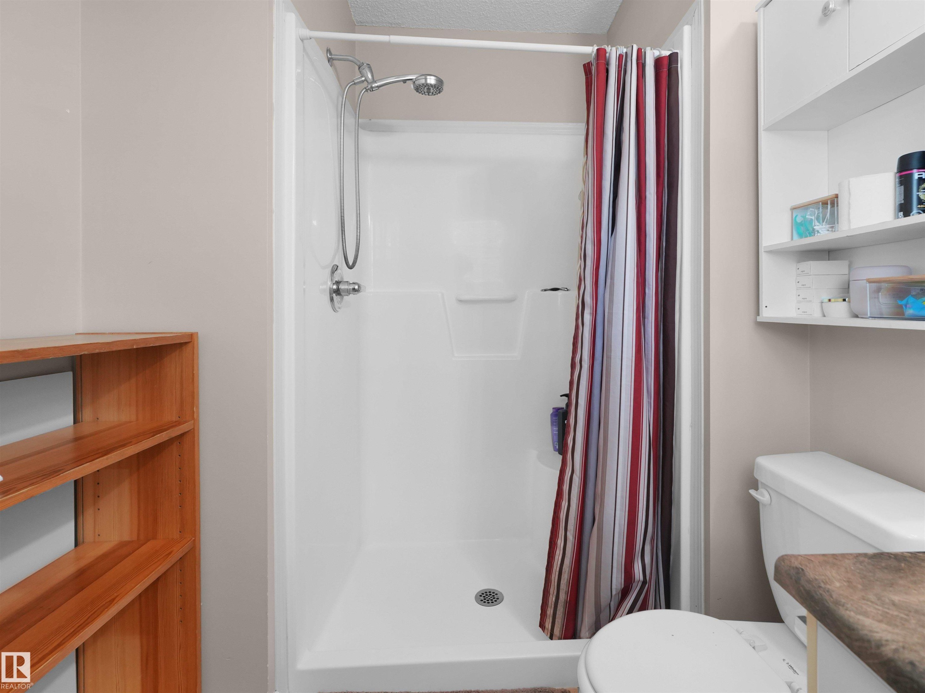 #90 5001 62 St, Beaumont, AB - Indoor Photo Showing Bathroom