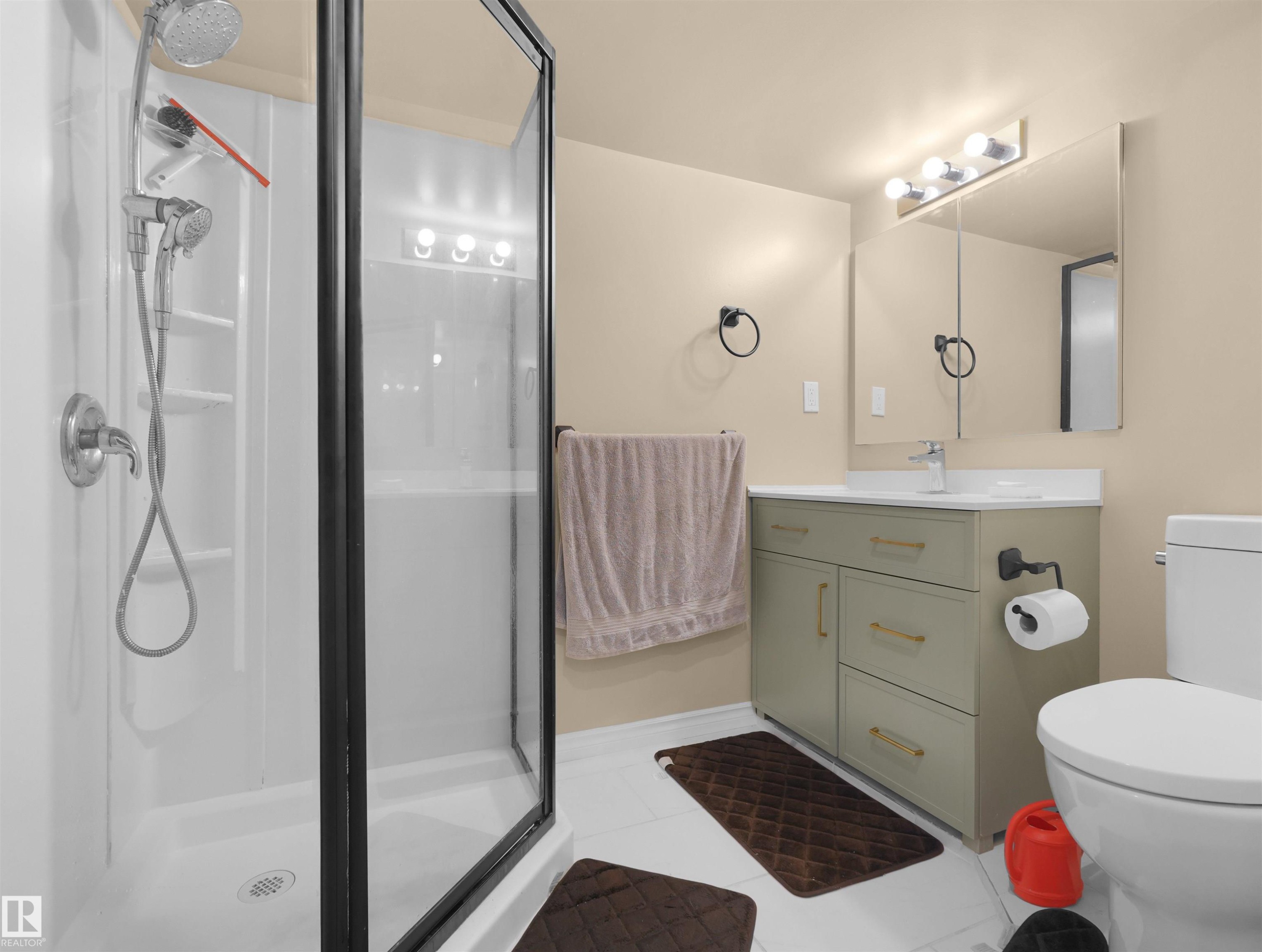 #90 5001 62 St, Beaumont, AB - Indoor Photo Showing Bathroom
