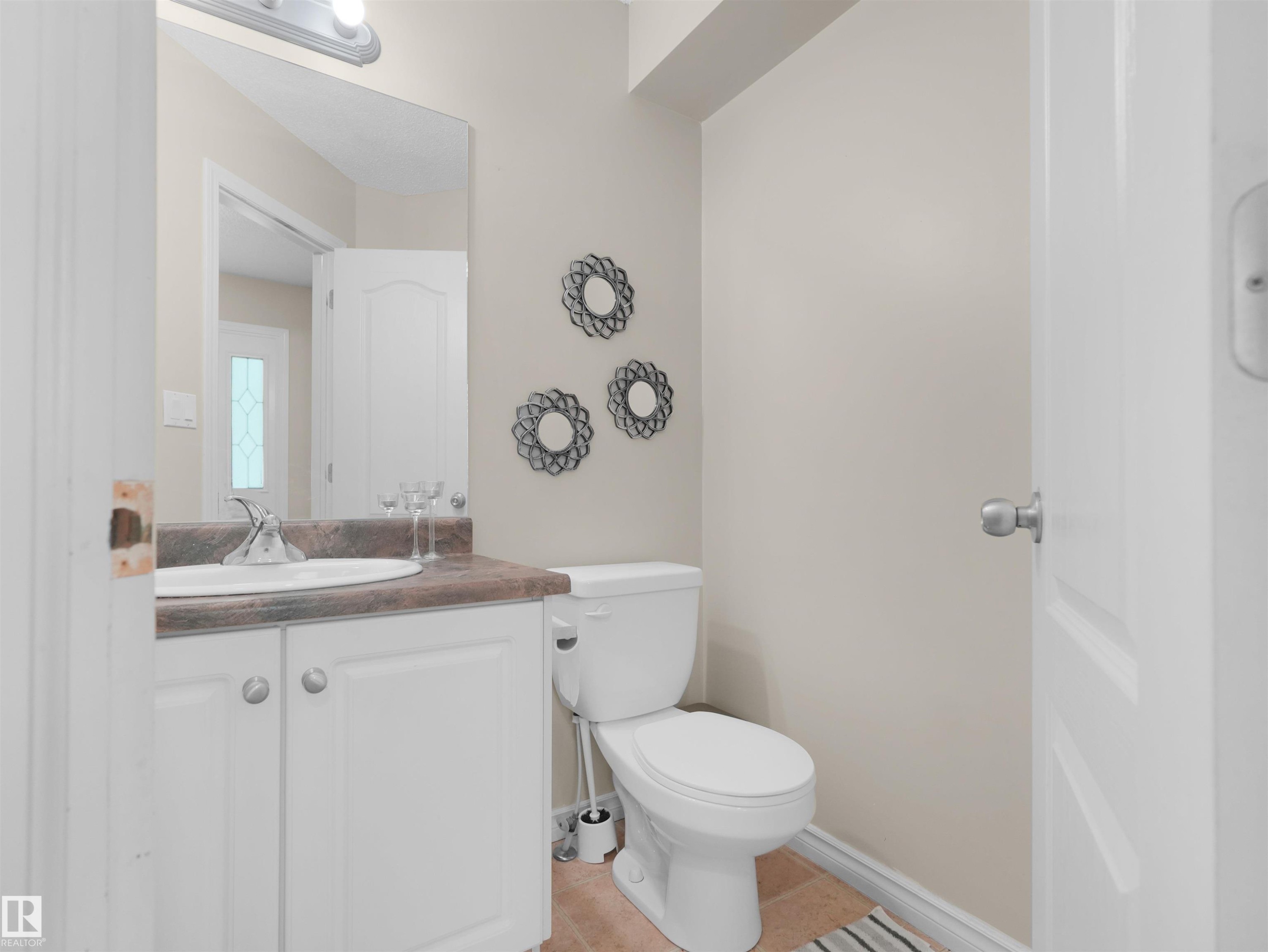#90 5001 62 St, Beaumont, AB - Indoor Photo Showing Bathroom
