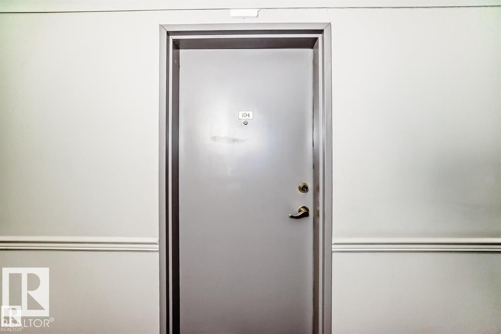 #104 11455 41 Av Nw, Edmonton, AB - Indoor Photo Showing Other Room