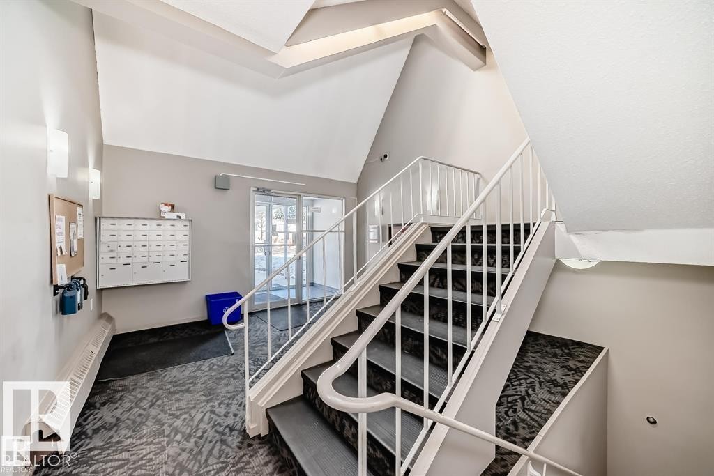 #104 11455 41 Av Nw, Edmonton, AB - Indoor Photo Showing Other Room