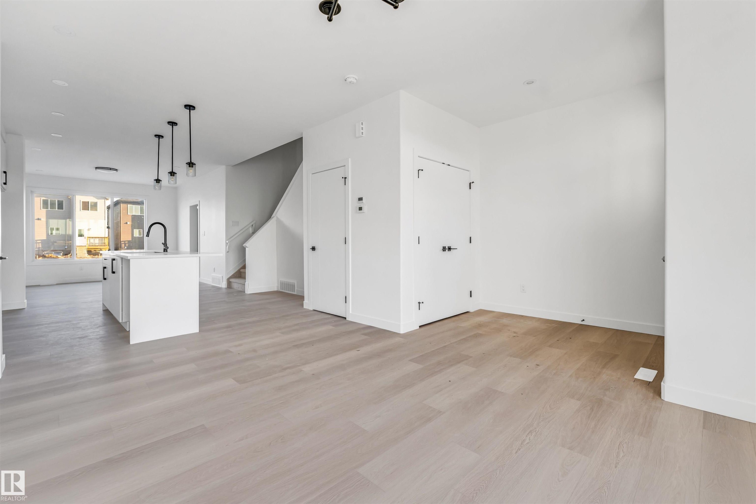 536 Ashgrove Circle, Leduc, AB - Indoor Photo Showing Other Room