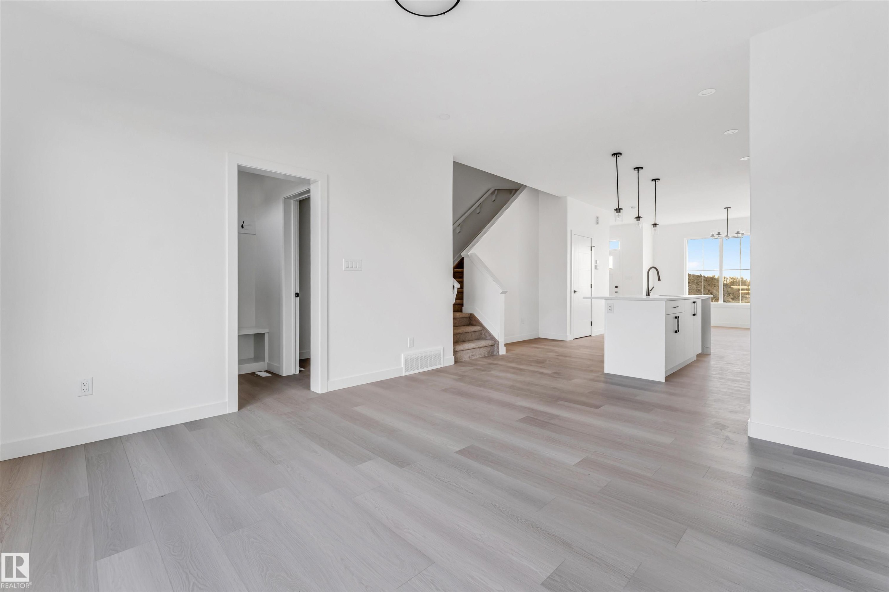 536 Ashgrove Circle, Leduc, AB - Indoor Photo Showing Other Room