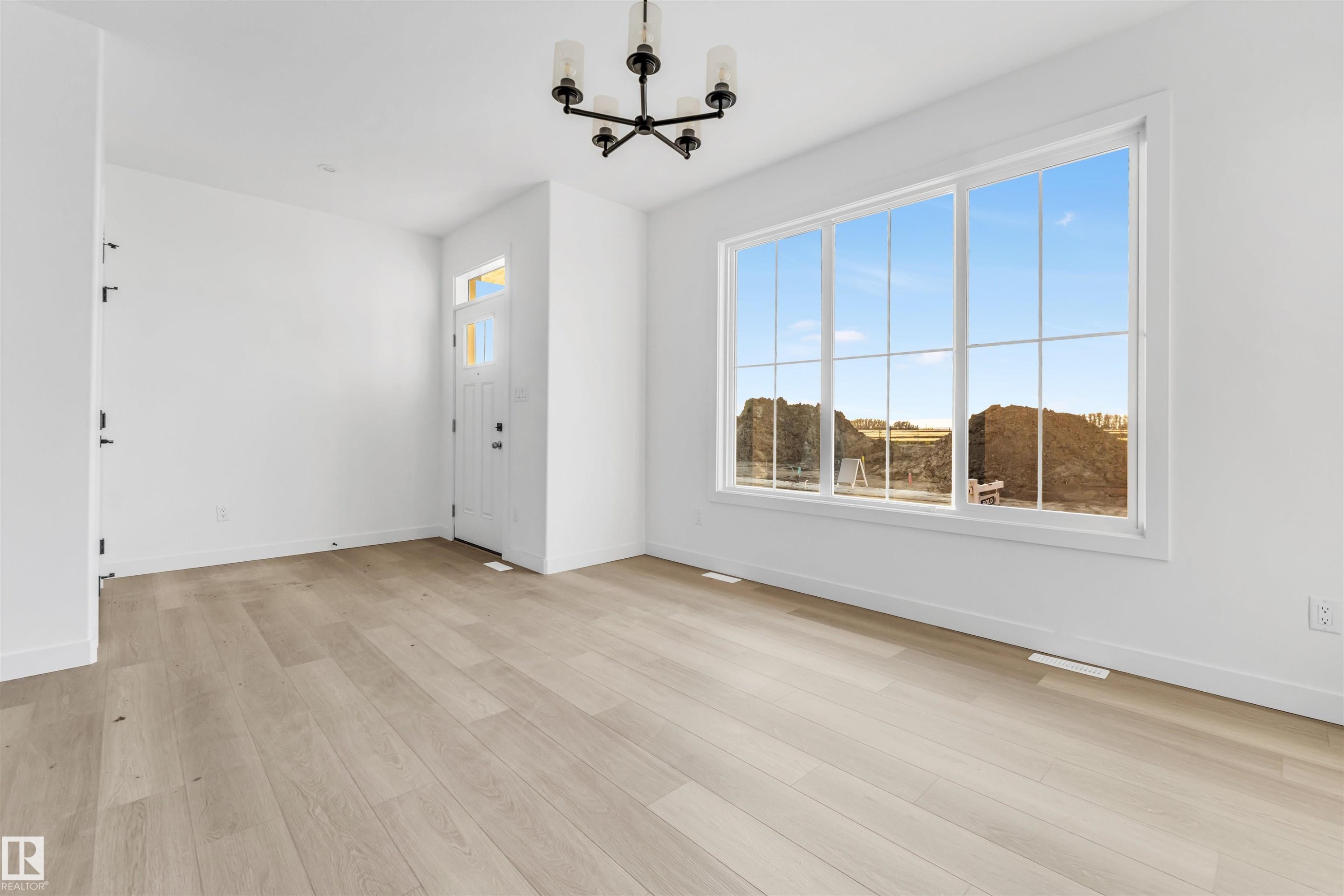 536 Ashgrove Circle, Leduc, AB - Indoor Photo Showing Other Room