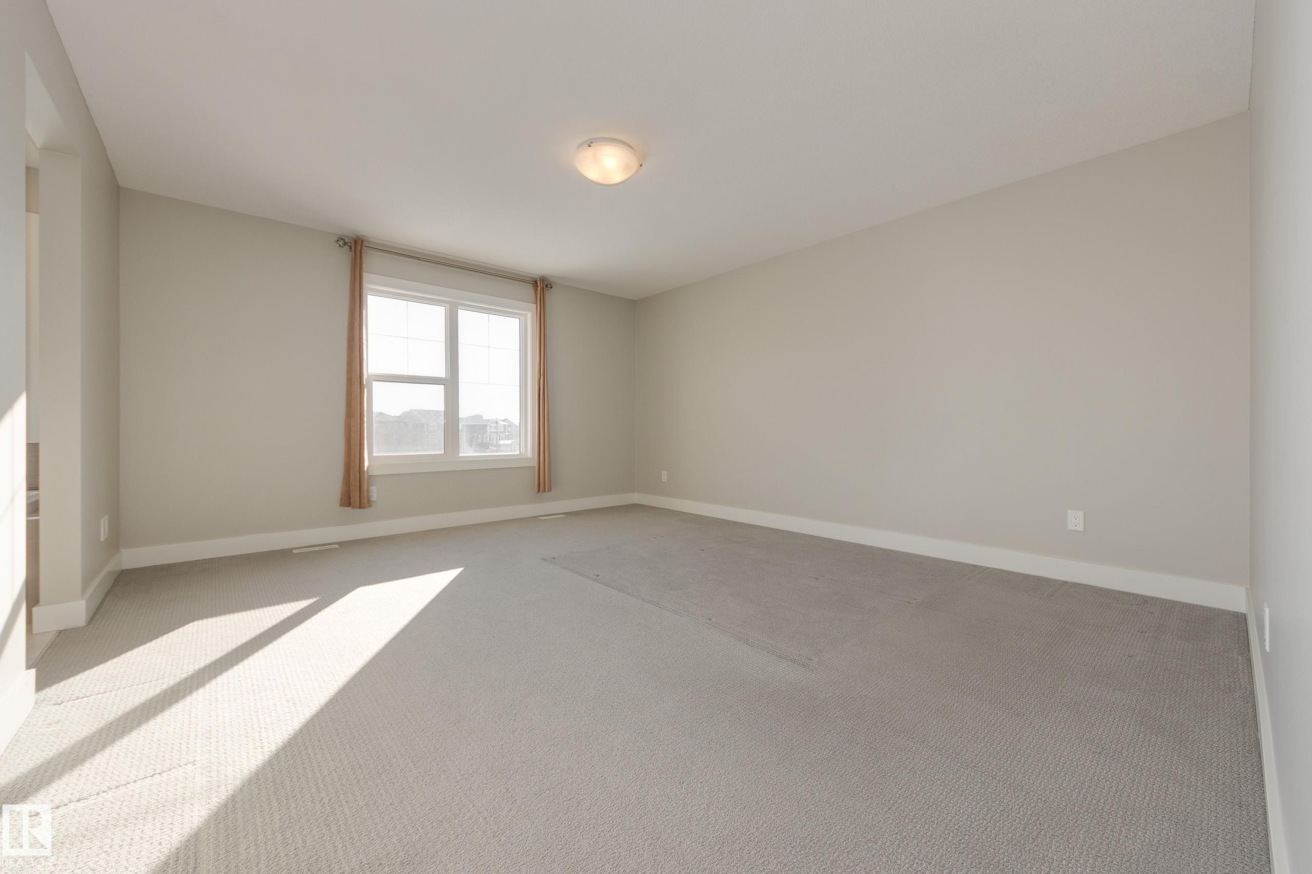 7473 Colonel Mewburn Road Nw, Edmonton, AB - Indoor Photo Showing Other Room