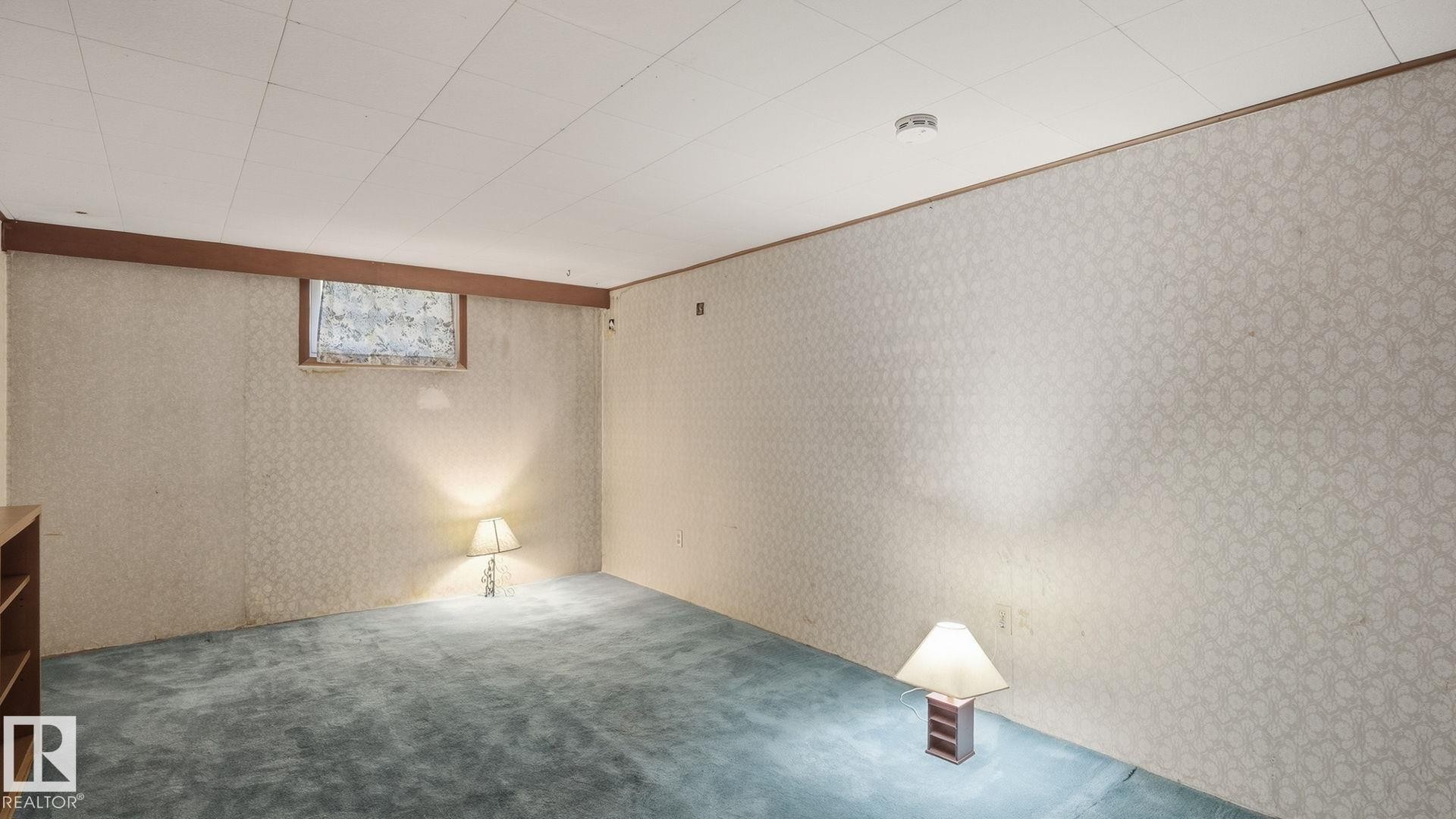11415 106 Street Nw, Edmonton, AB - Indoor Photo Showing Other Room