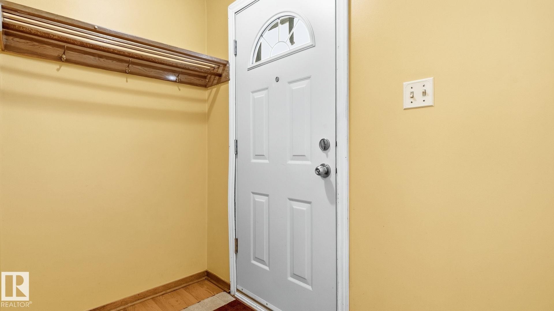 11415 106 Street Nw, Edmonton, AB - Indoor Photo Showing Other Room