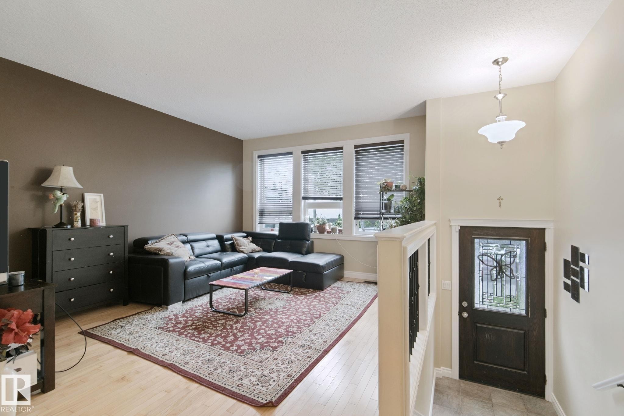 10416 69 Avenue Nw, Edmonton, AB - Indoor
