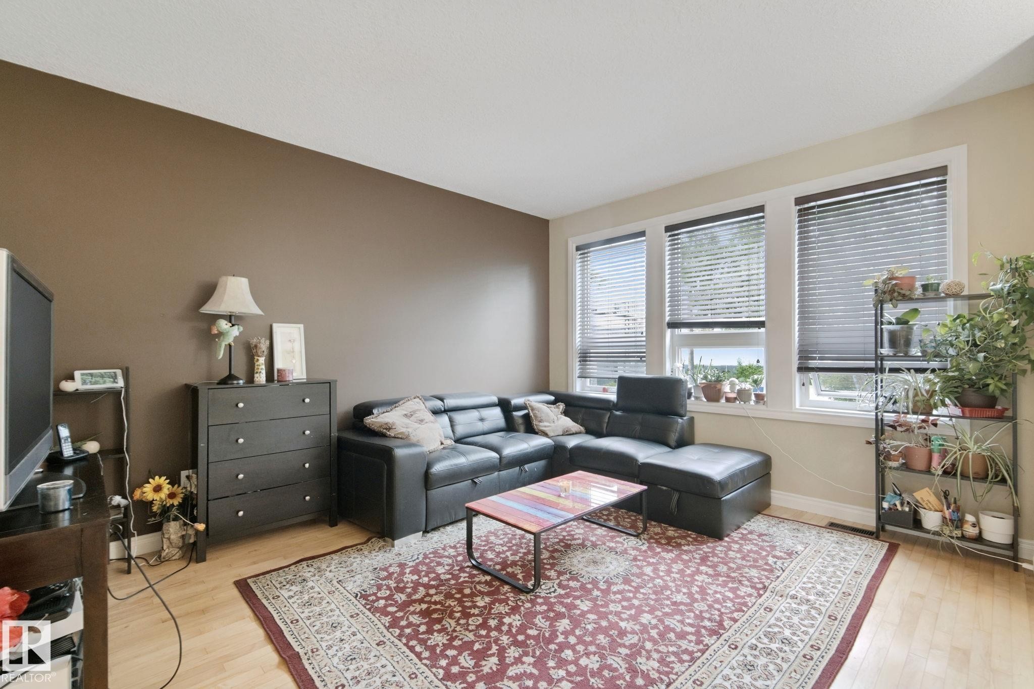 10416 69 Avenue Nw, Edmonton, AB - Indoor