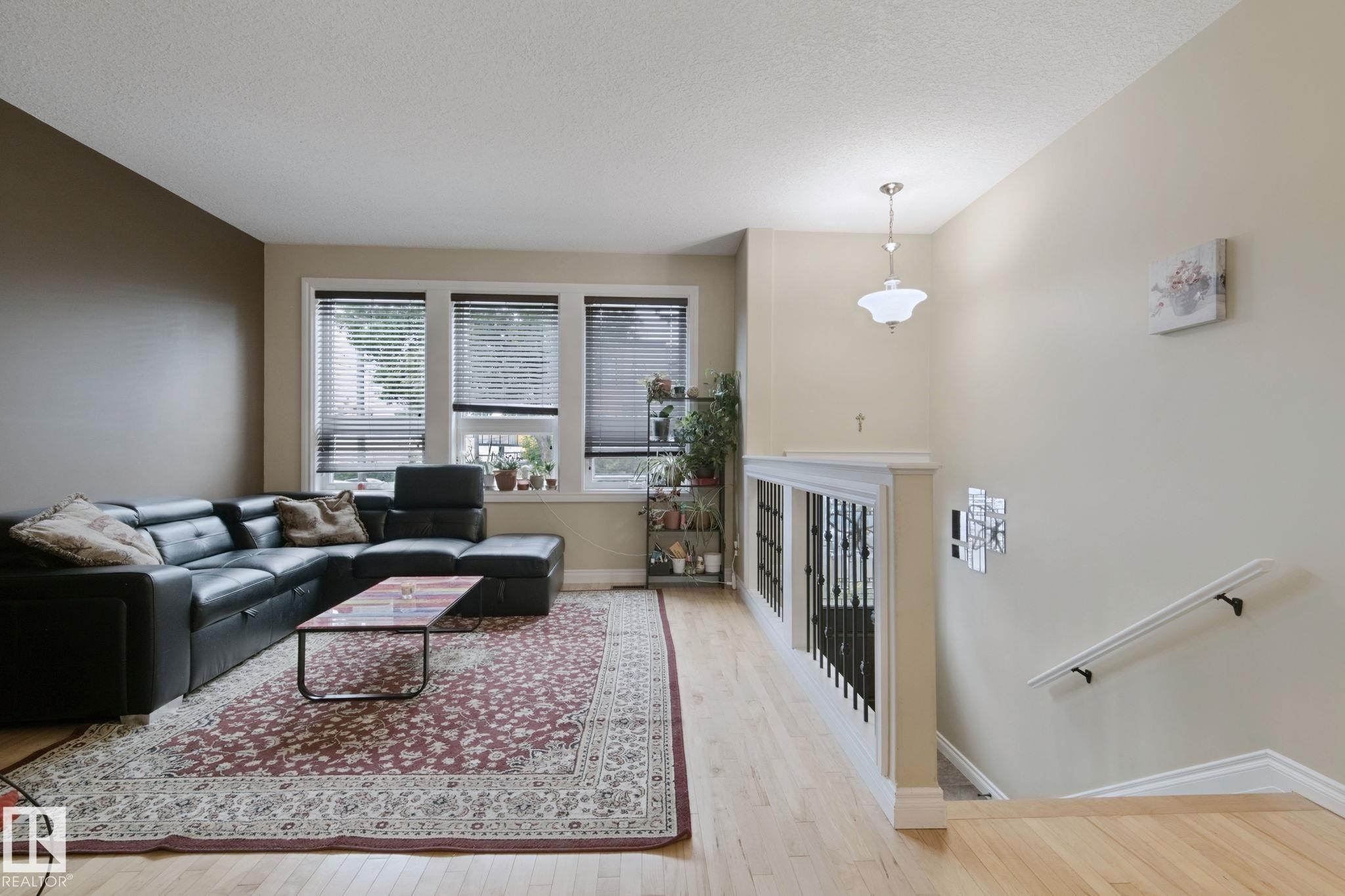 10416 69 Avenue Nw, Edmonton, AB - Indoor