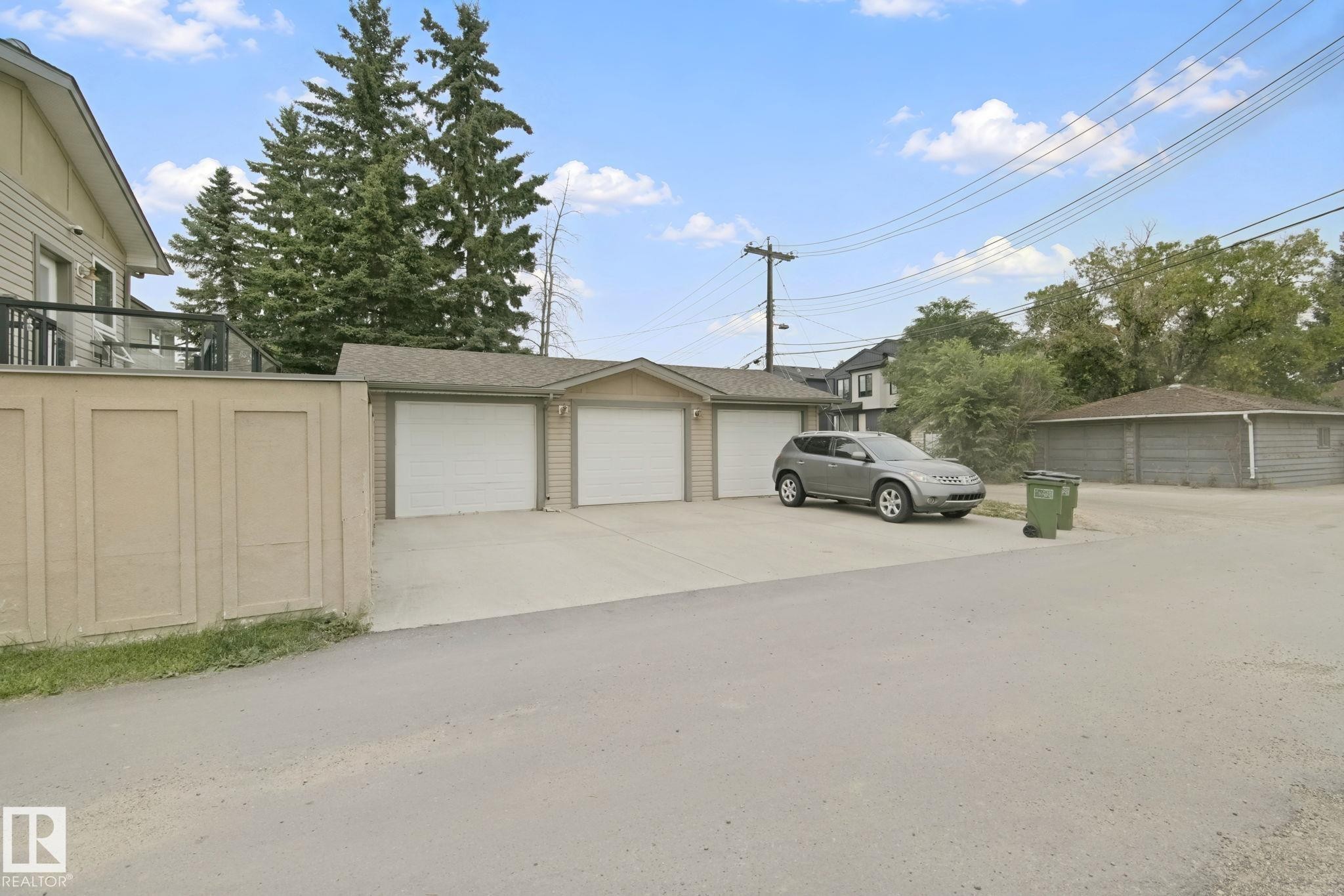10416 69 Avenue Nw, Edmonton, AB - Outdoor