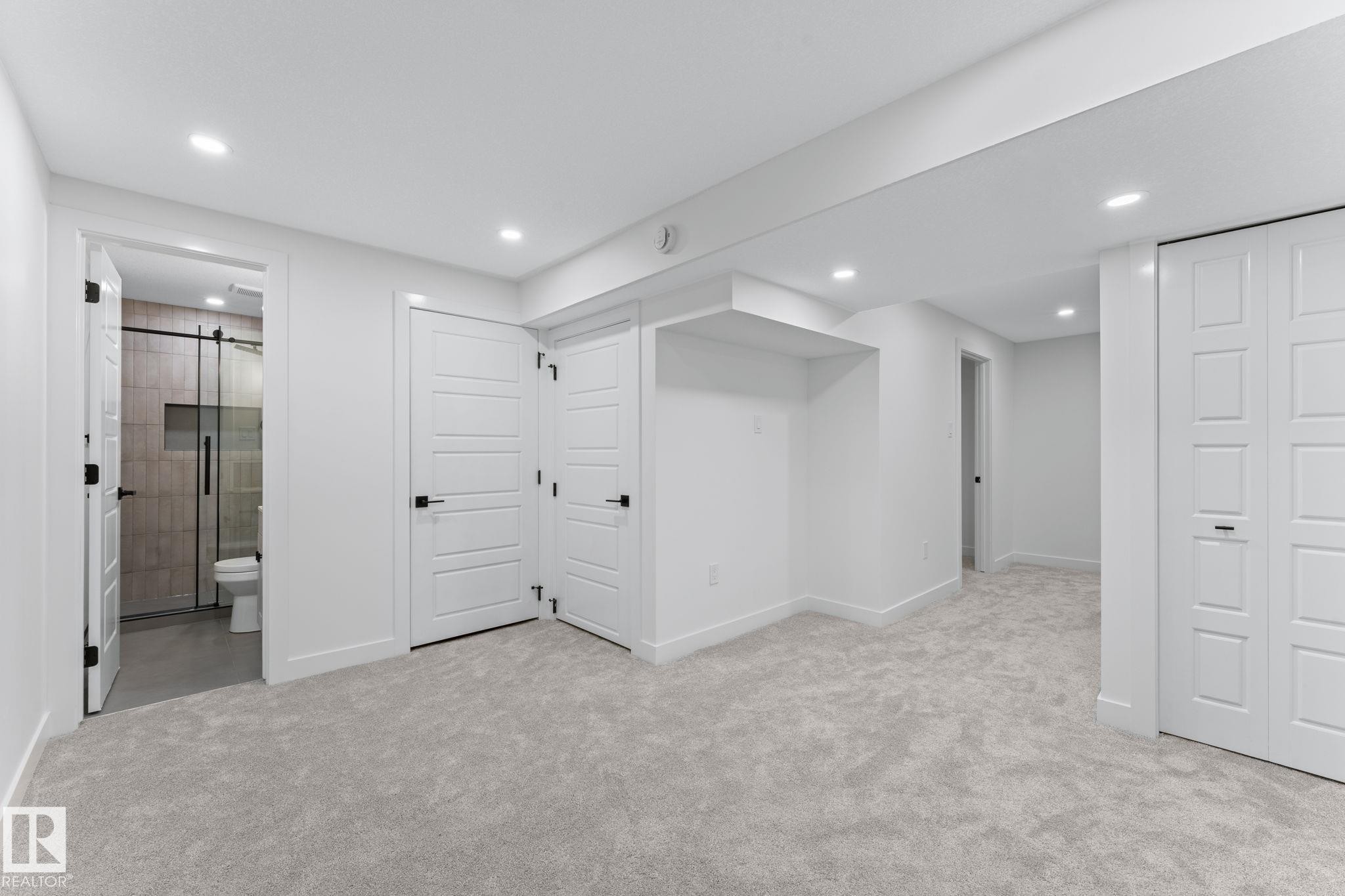 4 Belmead Gardens Nw, Edmonton, AB - Indoor Photo Showing Other Room