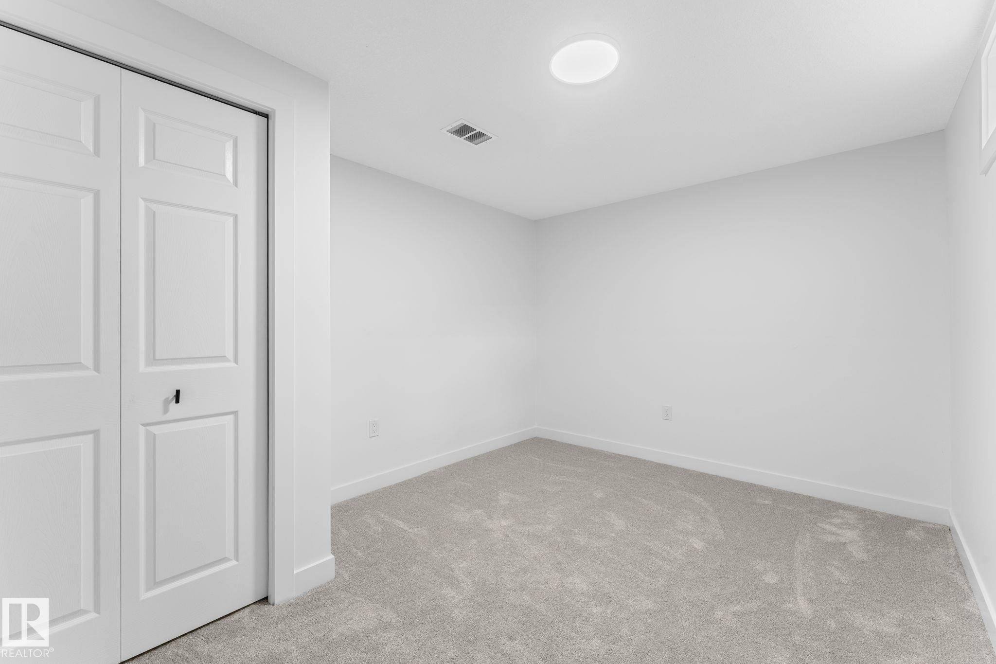 4 Belmead Gardens Nw, Edmonton, AB - Indoor Photo Showing Other Room