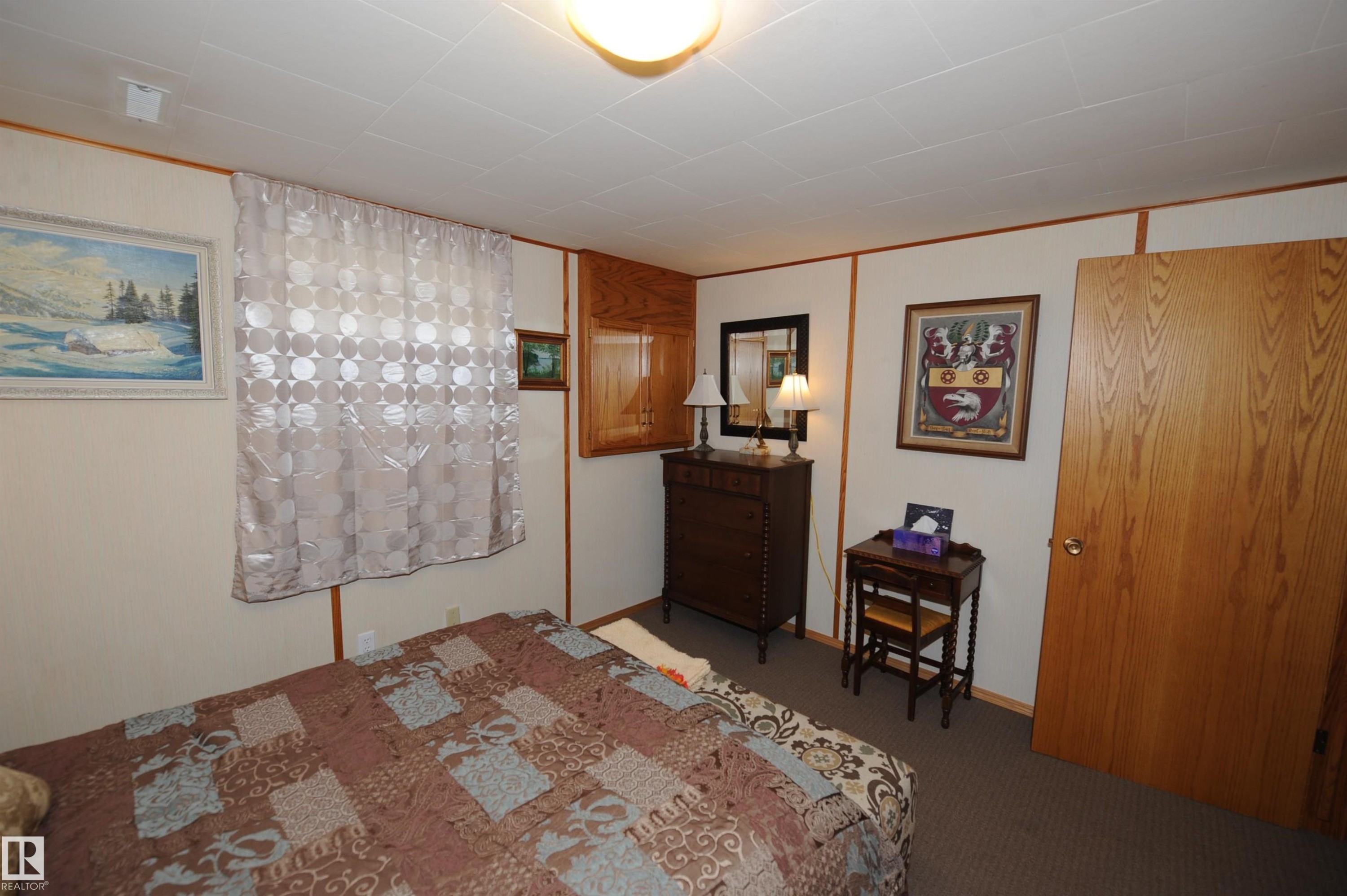 10219 155 Avenue Nw, Edmonton, AB - Indoor Photo Showing Bedroom