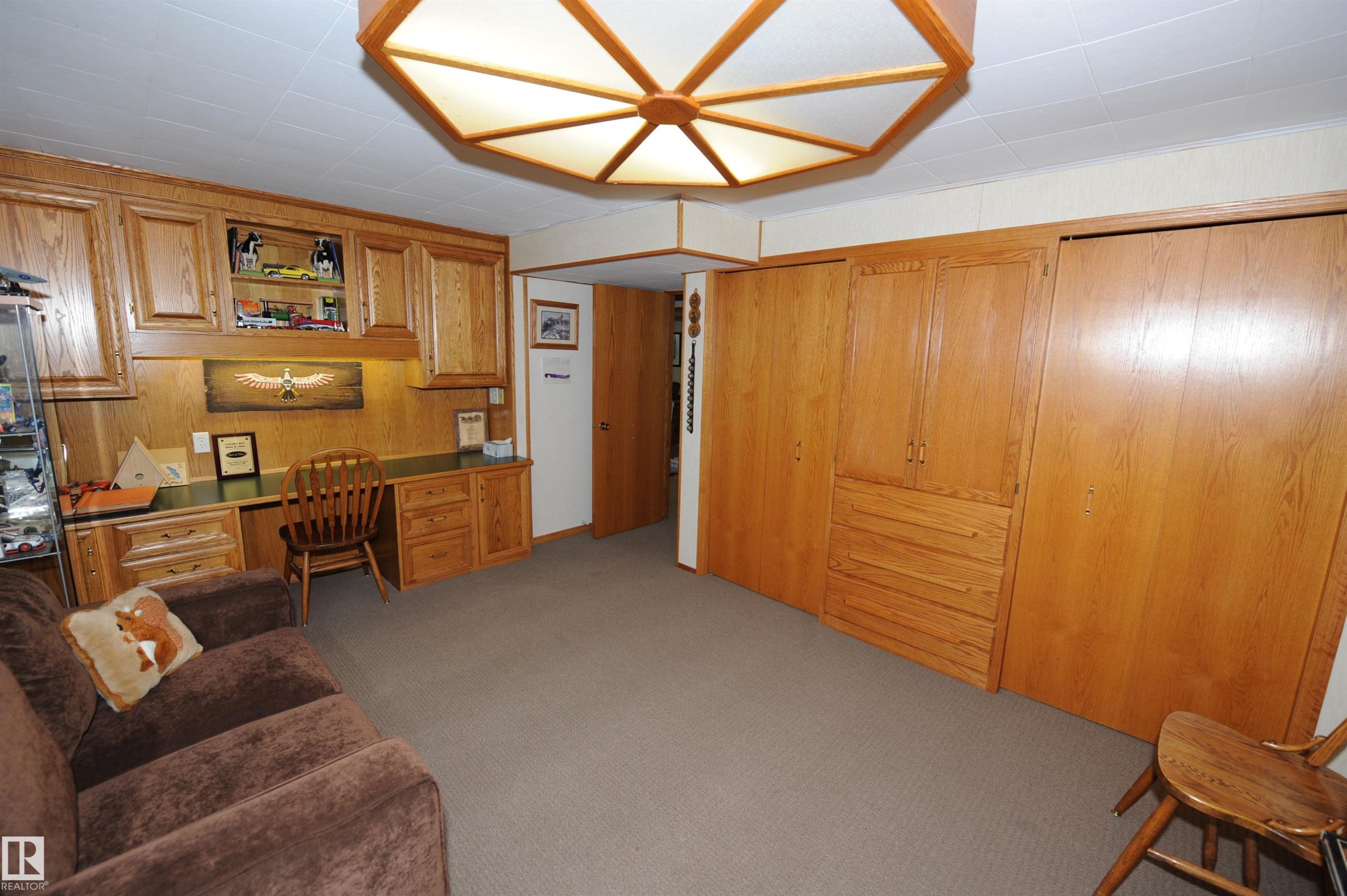 10219 155 Avenue Nw, Edmonton, AB - Indoor