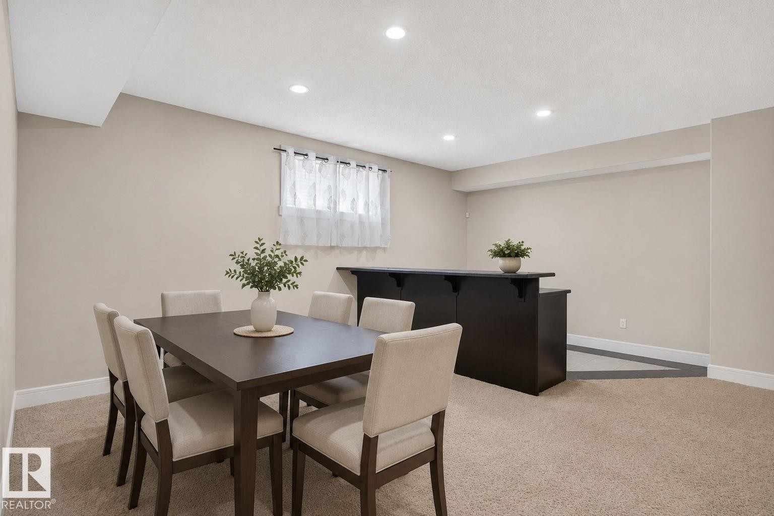 3343 21 Avenue Nw, Edmonton, AB - Indoor Photo Showing Dining Room