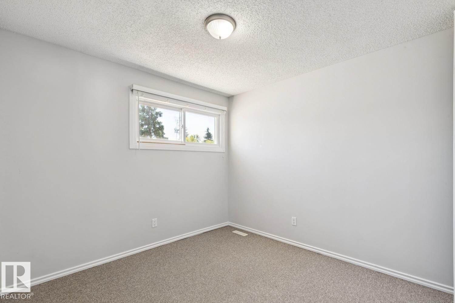 6356 184 Street Nw, Edmonton, AB - Indoor Photo Showing Other Room