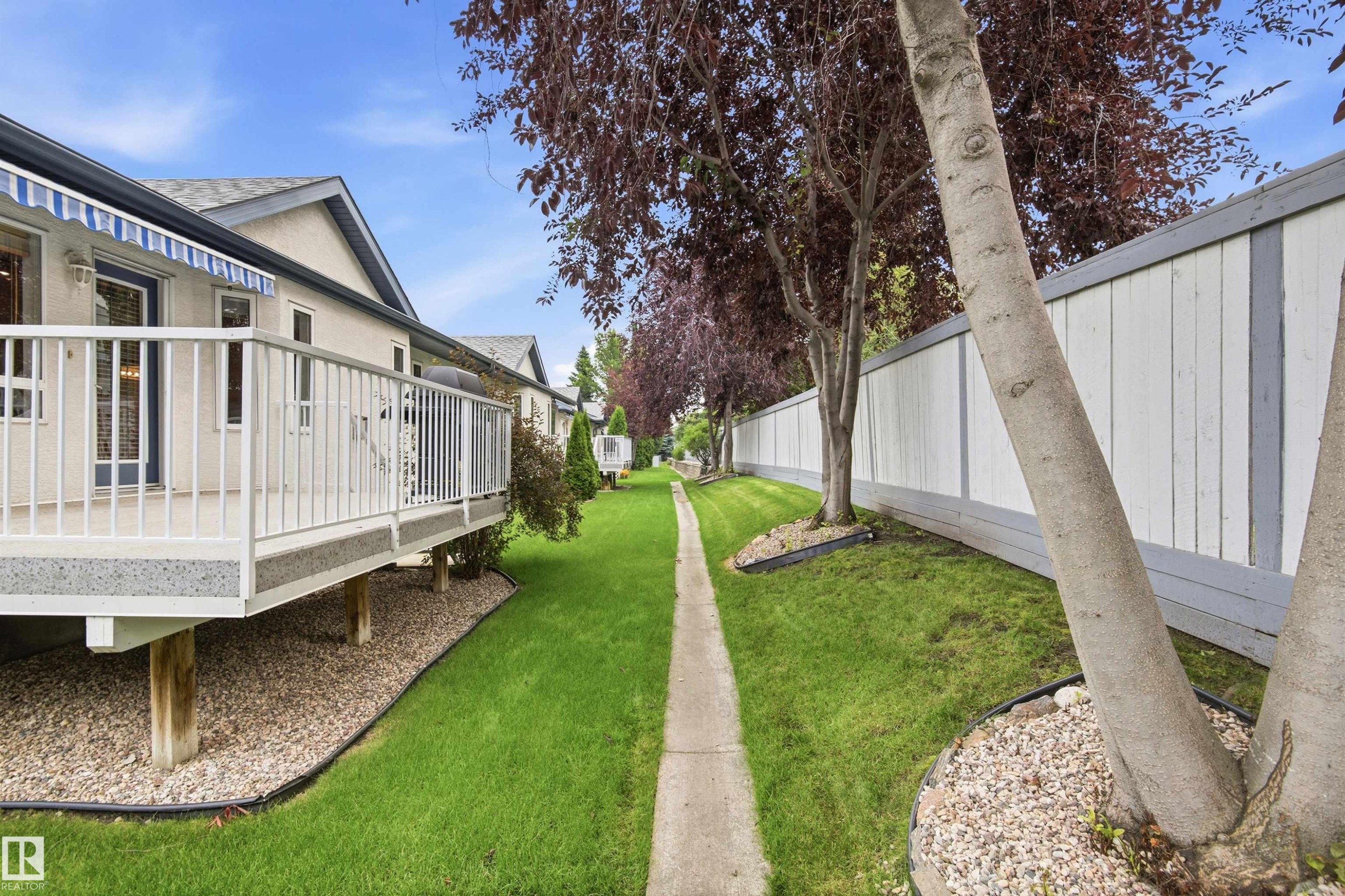 #10 9 Dechene Rd Nw, Edmonton, AB - Outdoor