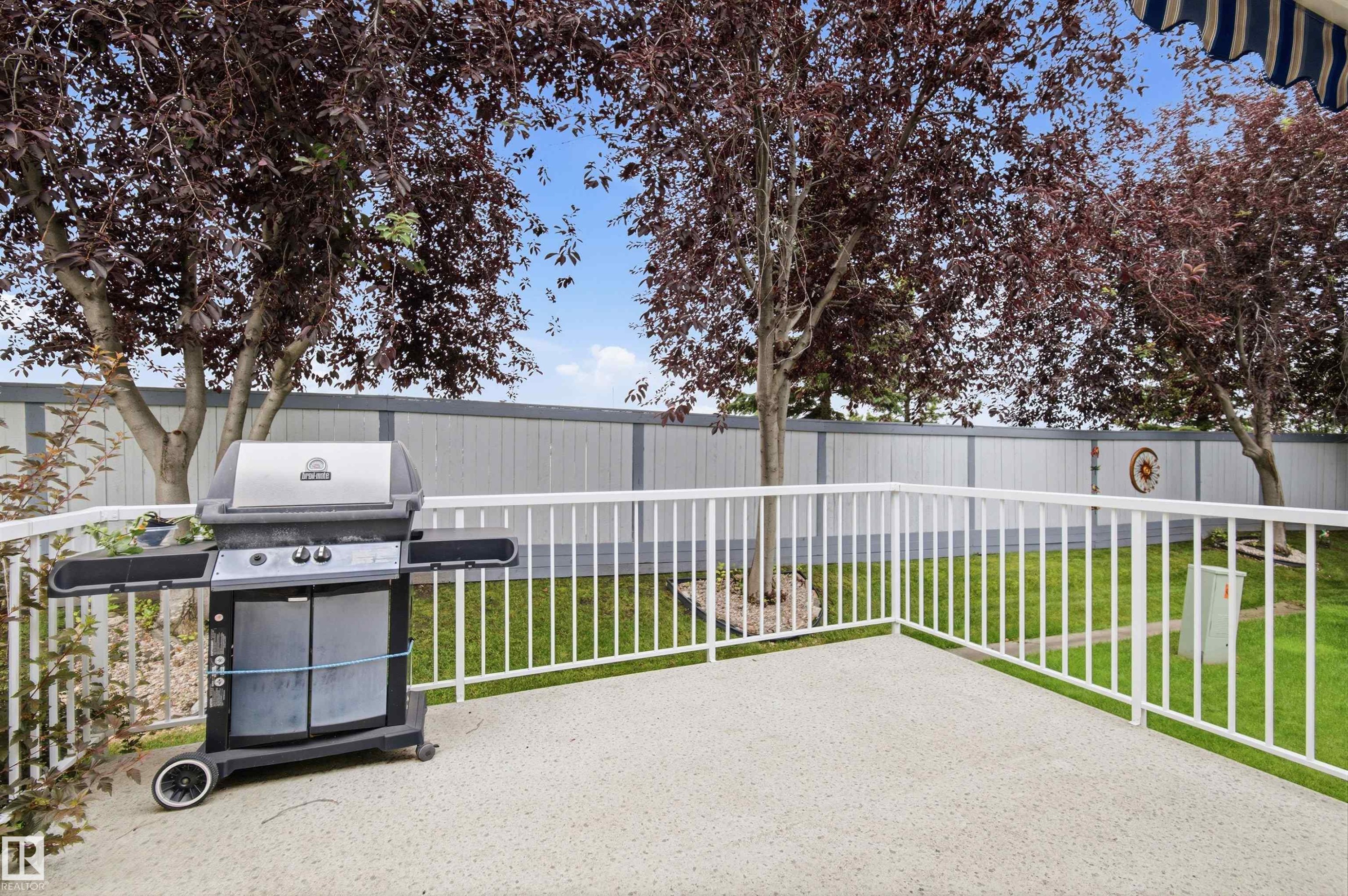 #10 9 Dechene Rd Nw, Edmonton, AB - Outdoor