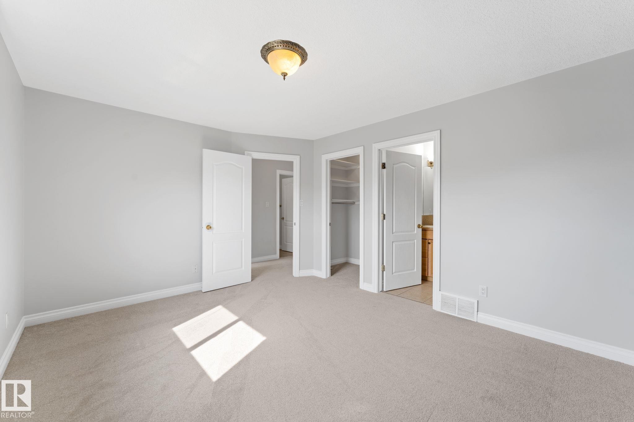 173 Castle Drive Nw, Edmonton, AB - Indoor Photo Showing Other Room