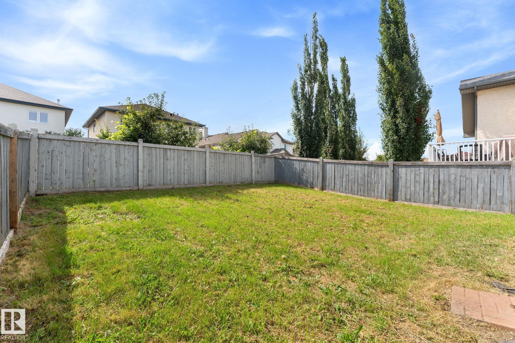 173 Castle Drive Nw, Edmonton, AB - Outdoor