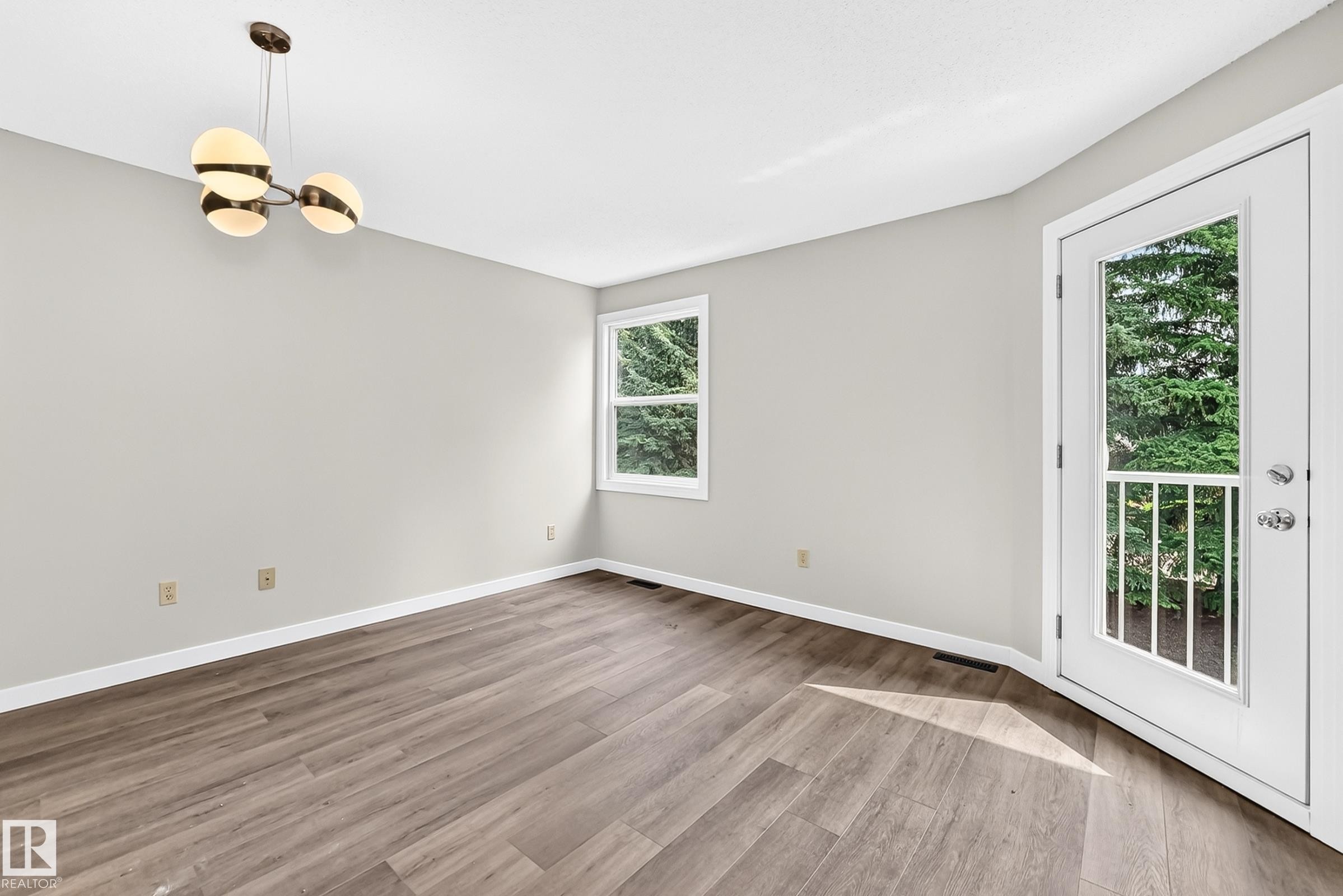 #6 1820 56 St Nw, Edmonton, AB - Indoor Photo Showing Other Room