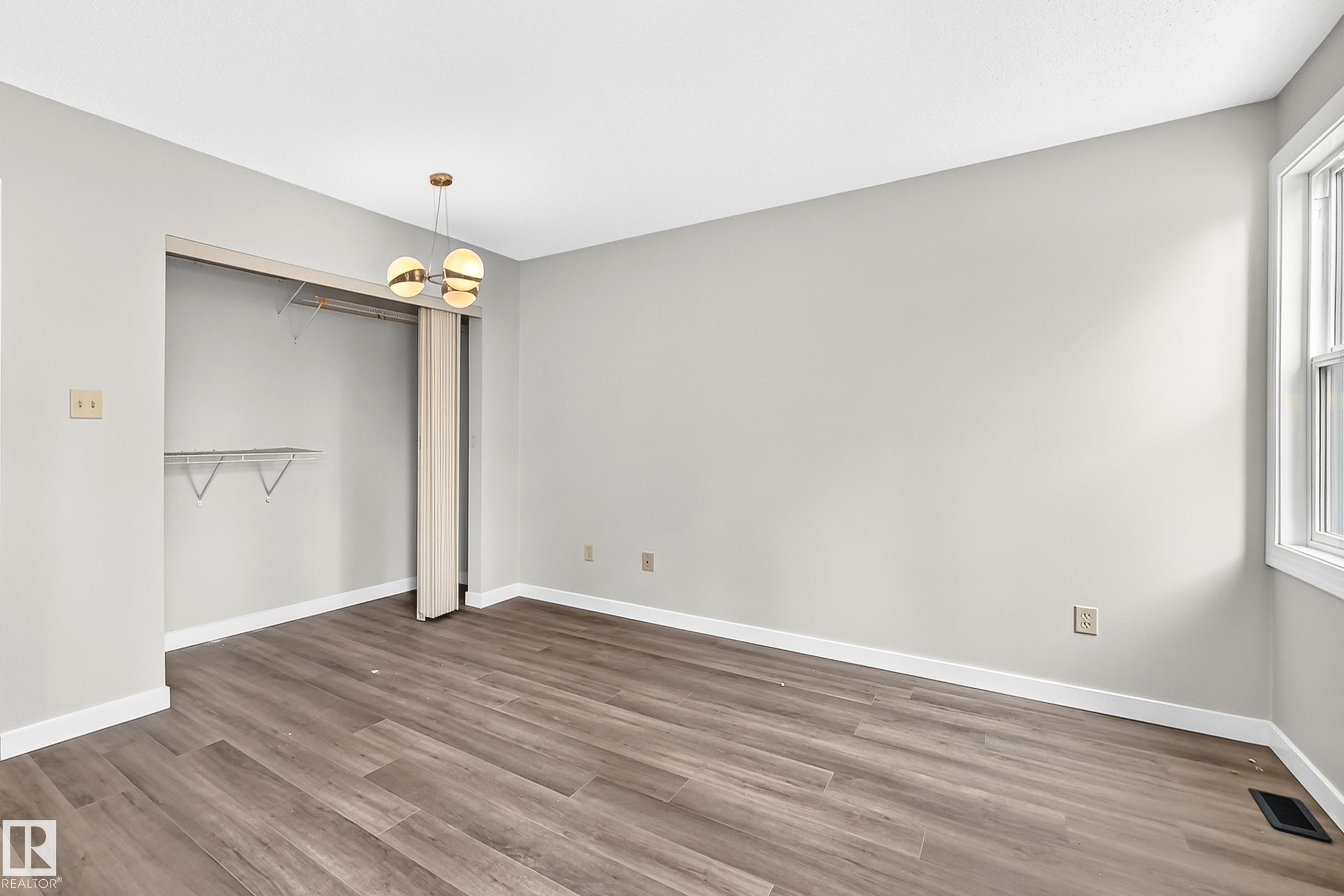 #6 1820 56 St Nw, Edmonton, AB - Indoor Photo Showing Other Room