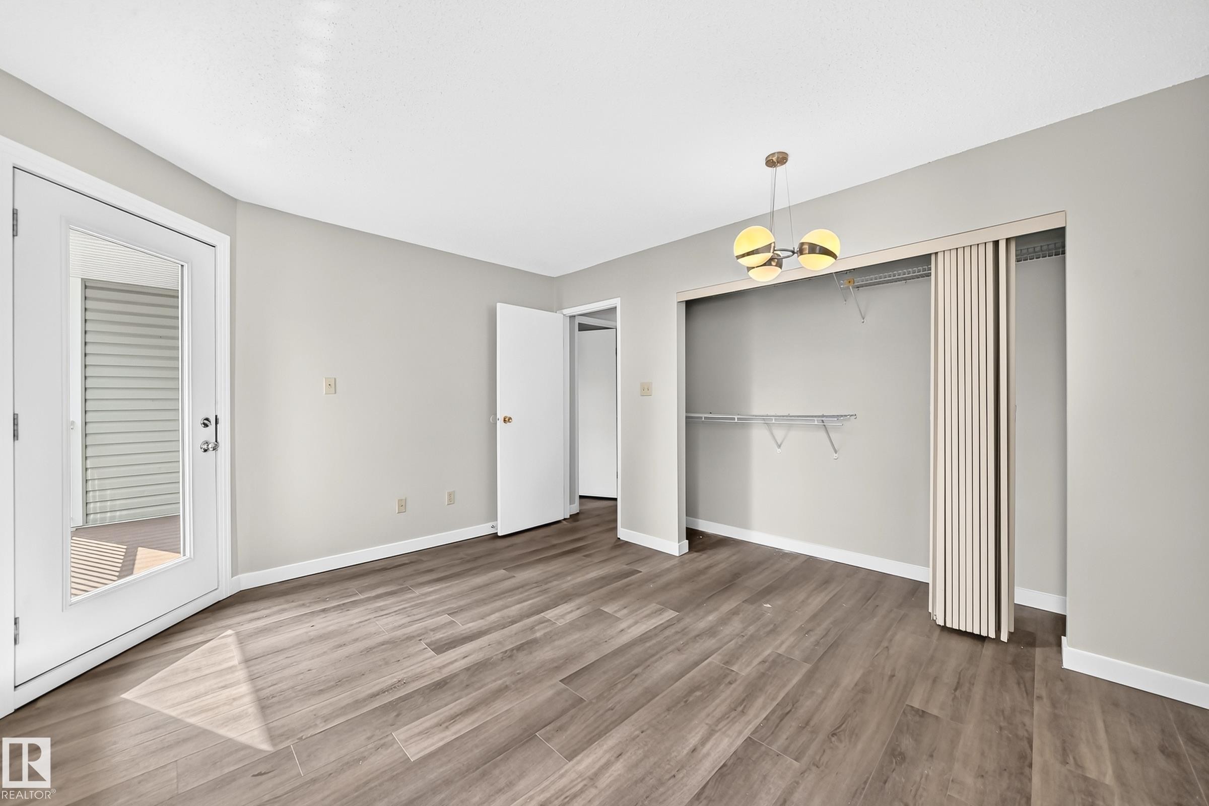 #6 1820 56 St Nw, Edmonton, AB - Indoor Photo Showing Other Room