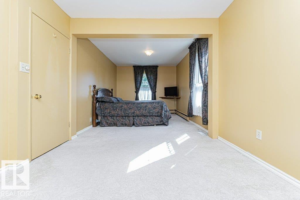 4 Jubilee Drive, Fort Saskatchewan, AB - Indoor Photo Showing Bedroom