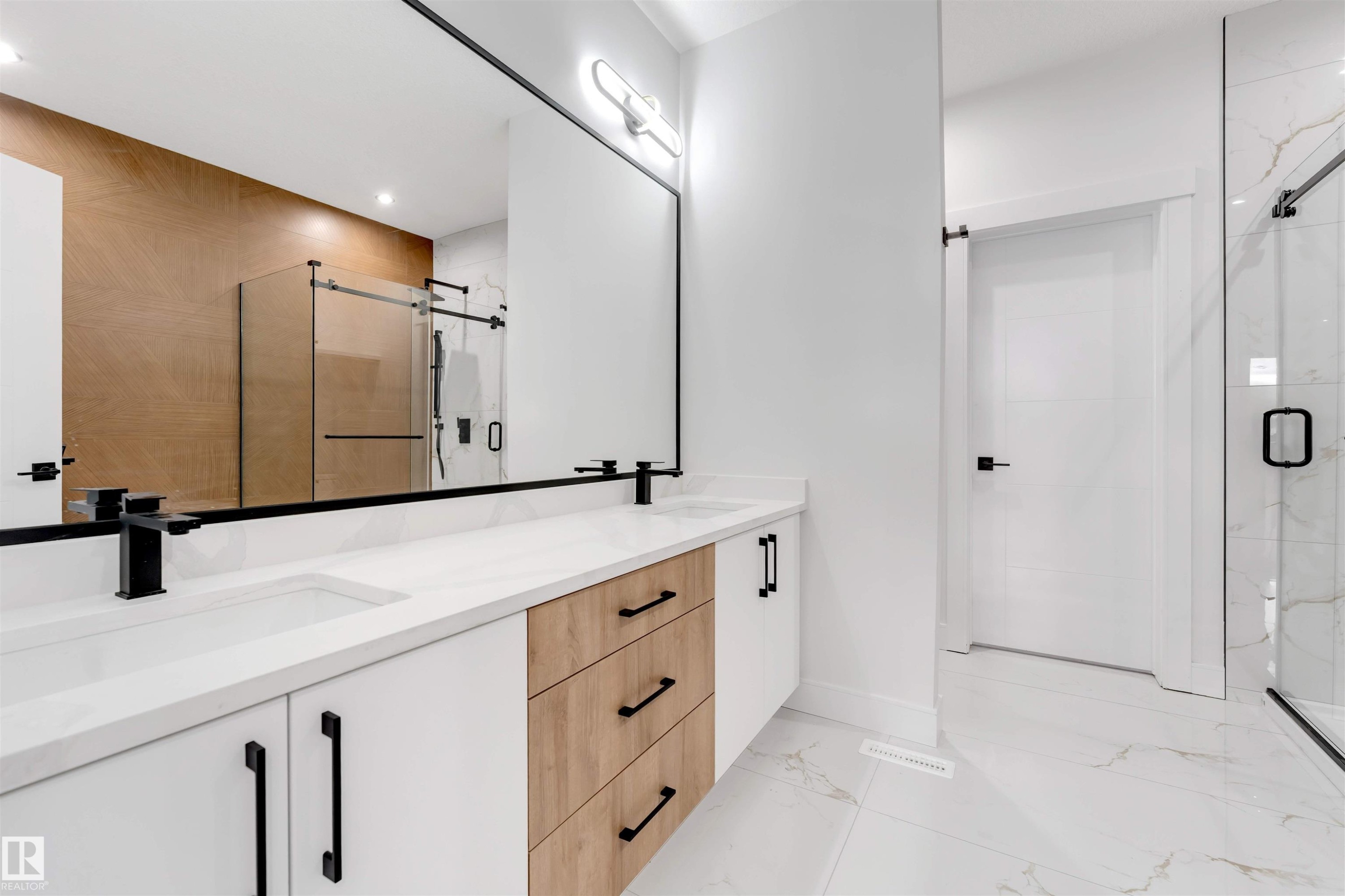 13136 187 Avenue Nw, Edmonton, AB - Indoor