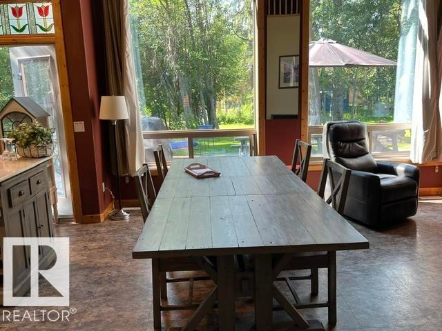 115 Sunset Boulevard, Rural Leduc County, AB - Indoor Photo Showing Dining Room