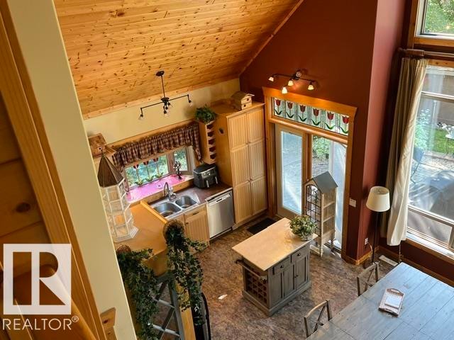 115 Sunset Boulevard, Rural Leduc County, AB - Indoor Photo Showing Other Room